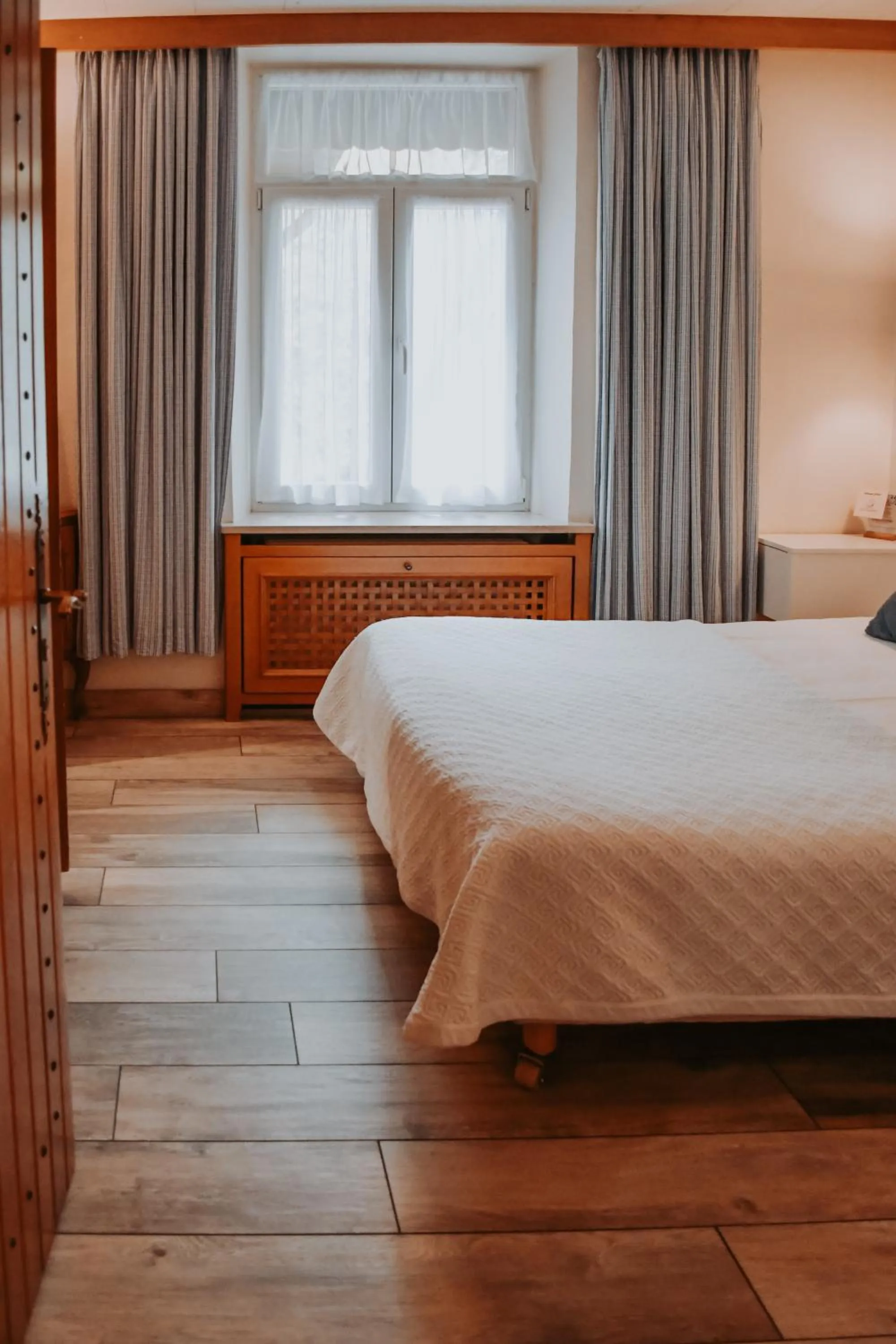 Photo of the whole room, Bed in Auberge De La Gaichel