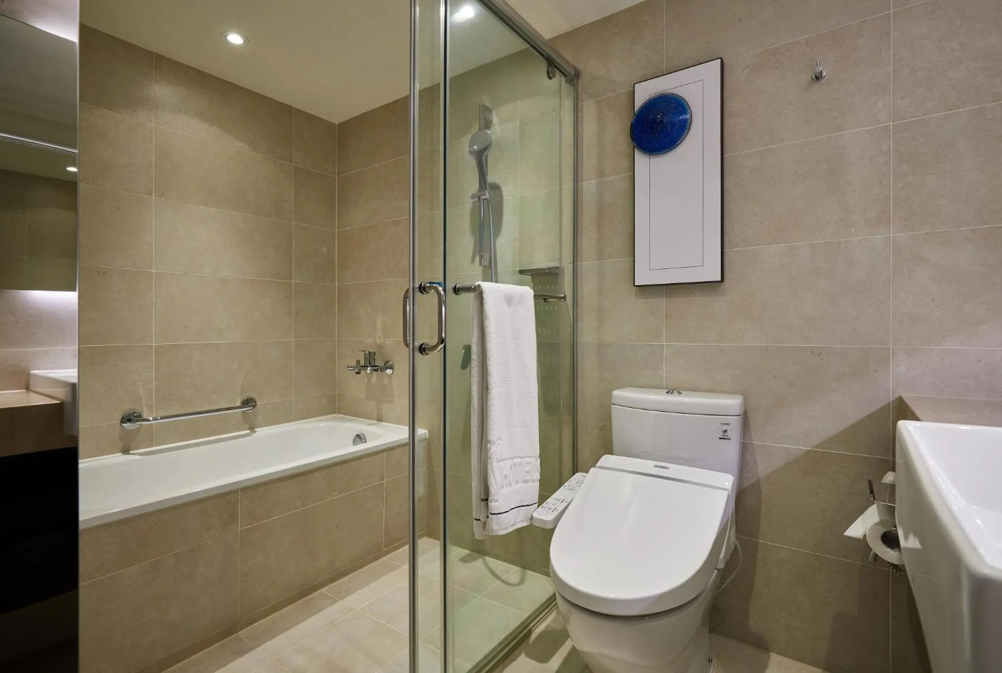 Shower in K Hotel Taipei Chang-An