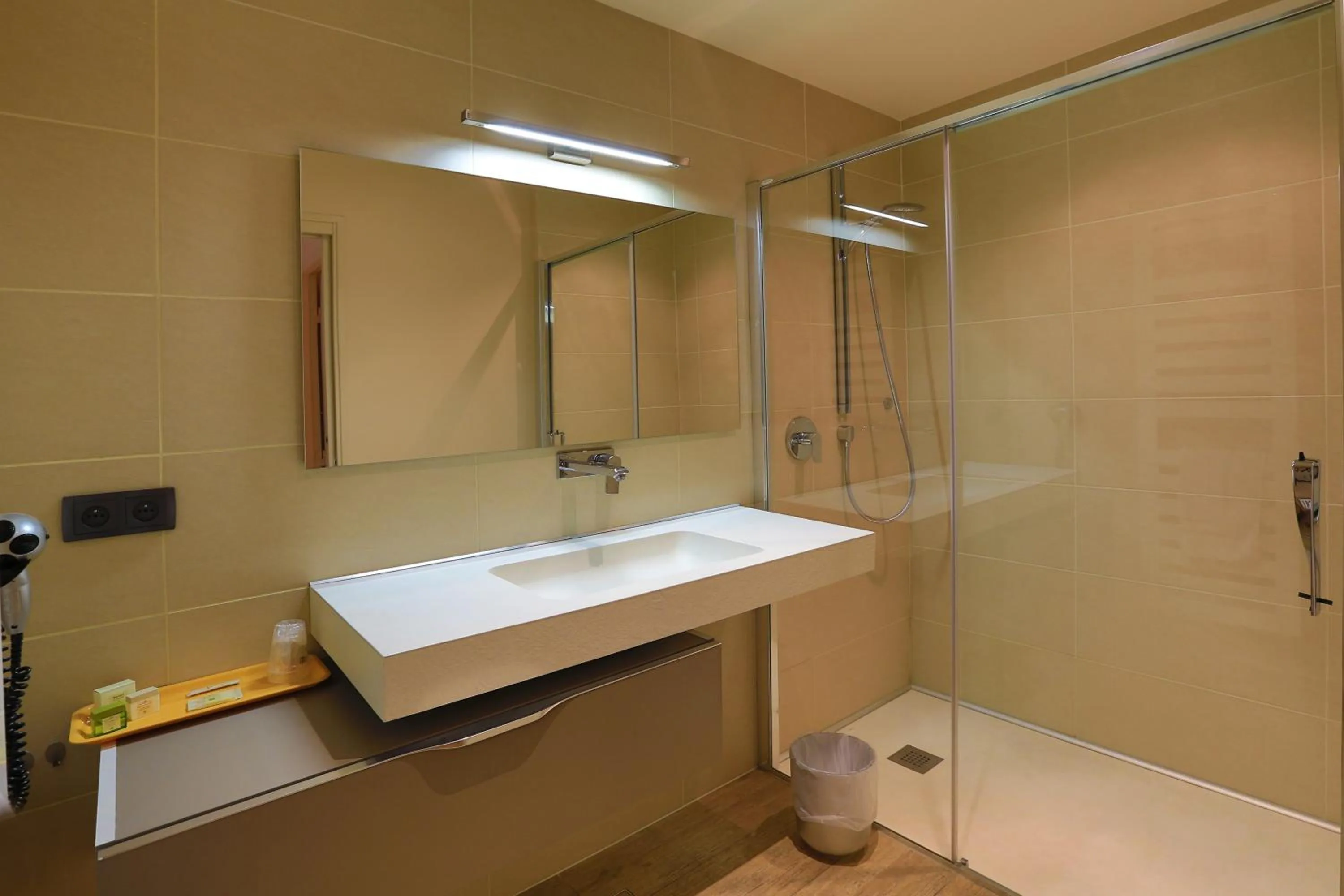 Bathroom in Logis auberge restaurant Du Vigneron