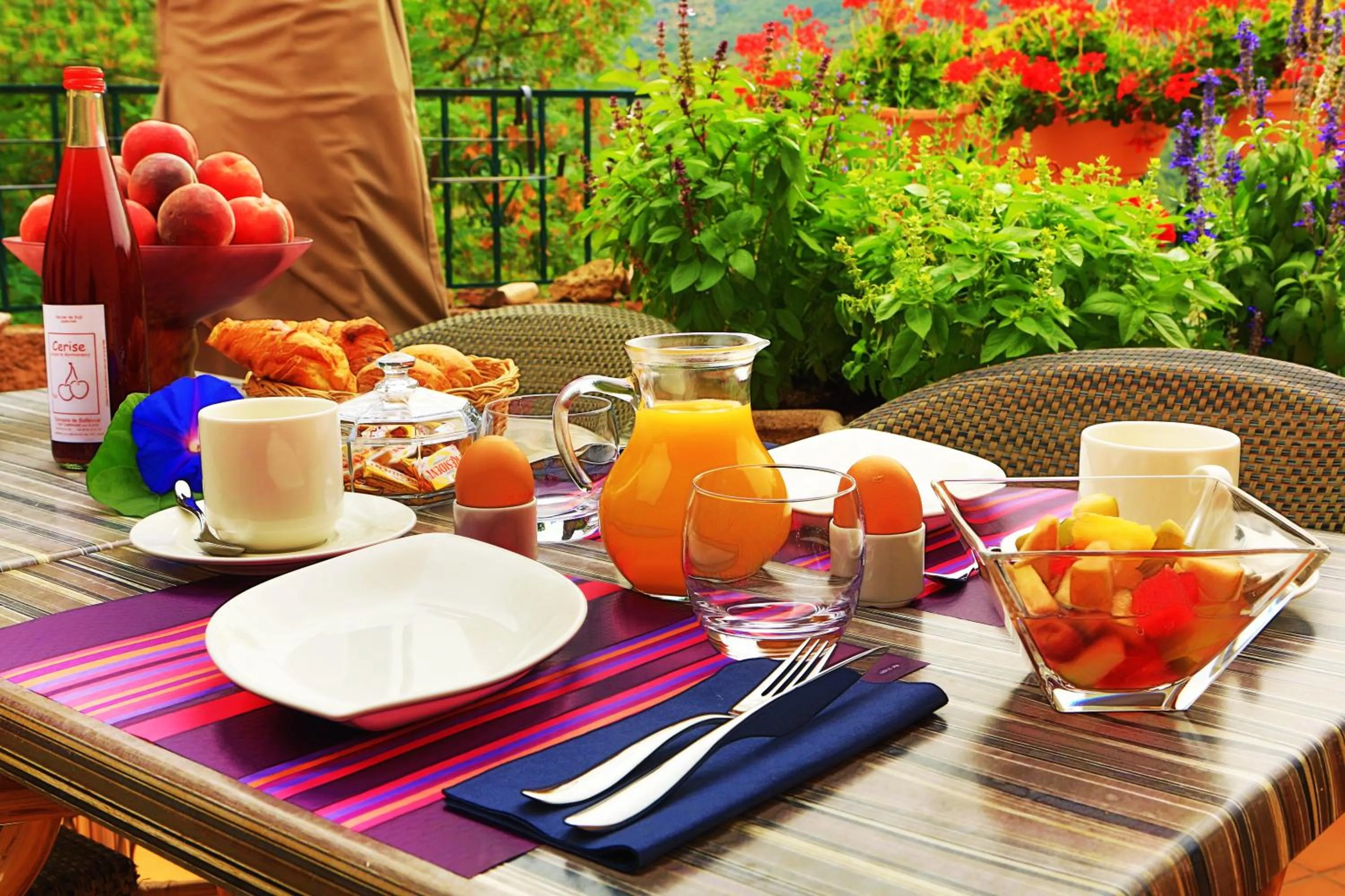 Breakfast in Logis auberge restaurant Du Vigneron