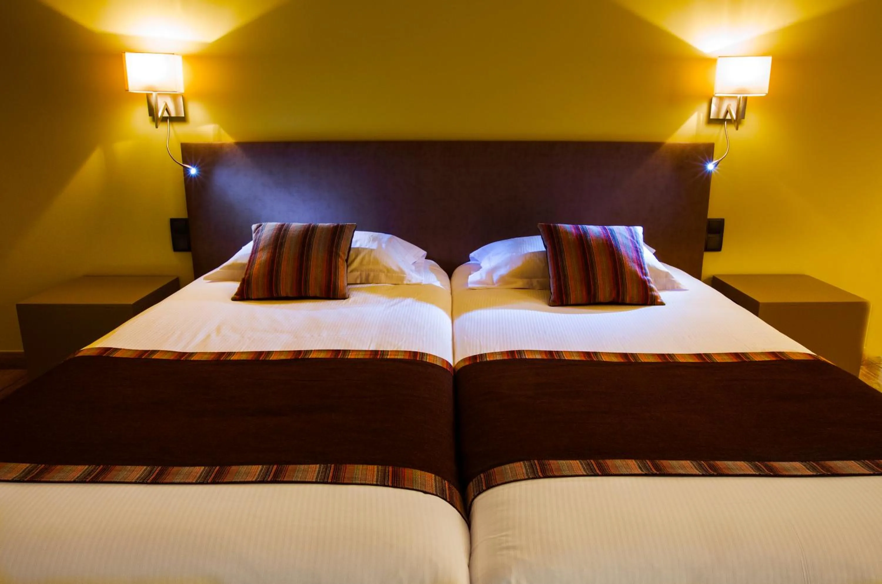 Photo of the whole room, Bed in Logis auberge restaurant Du Vigneron