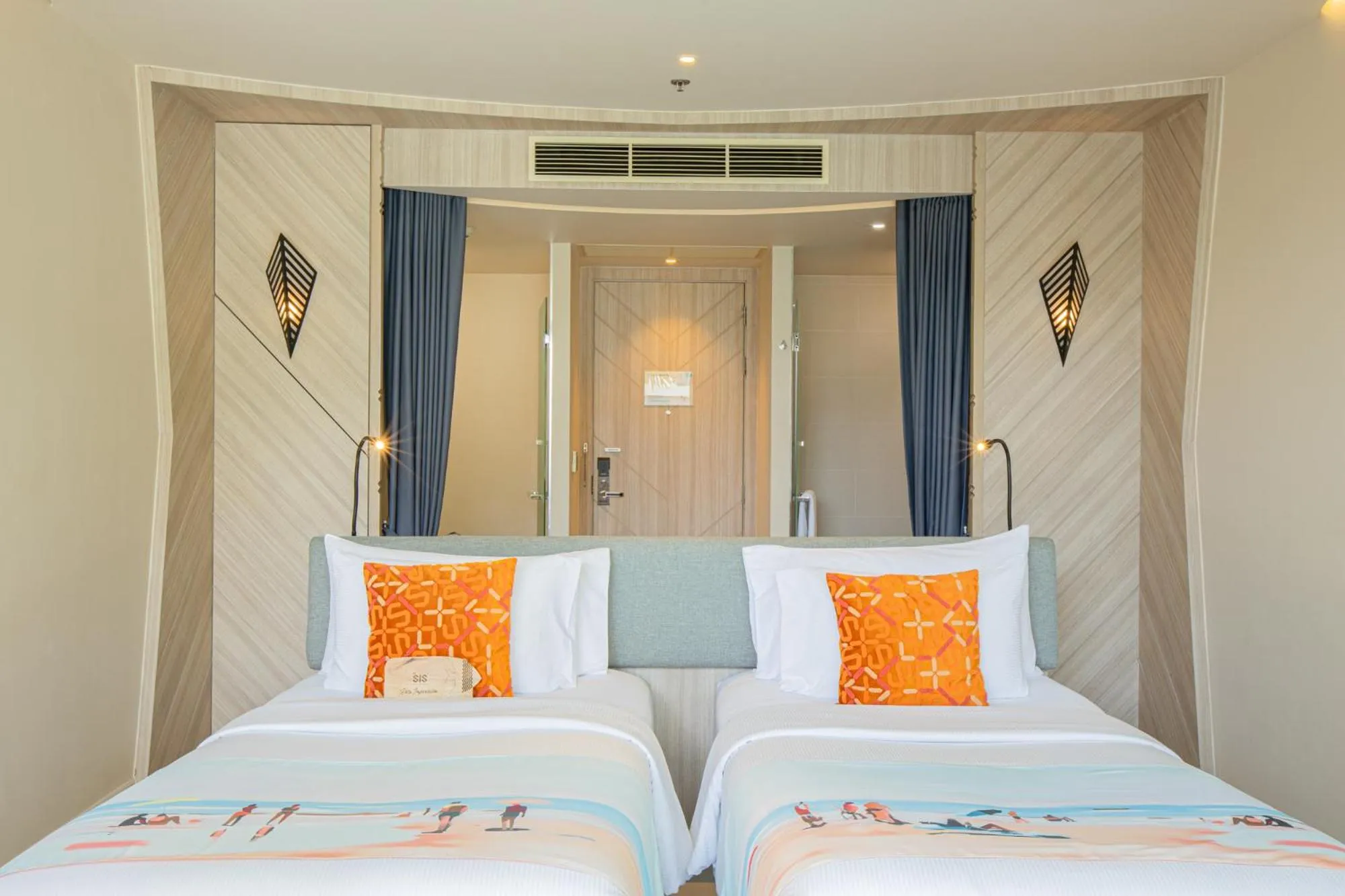 Bed in The SIS Kata Resort - Adult Only