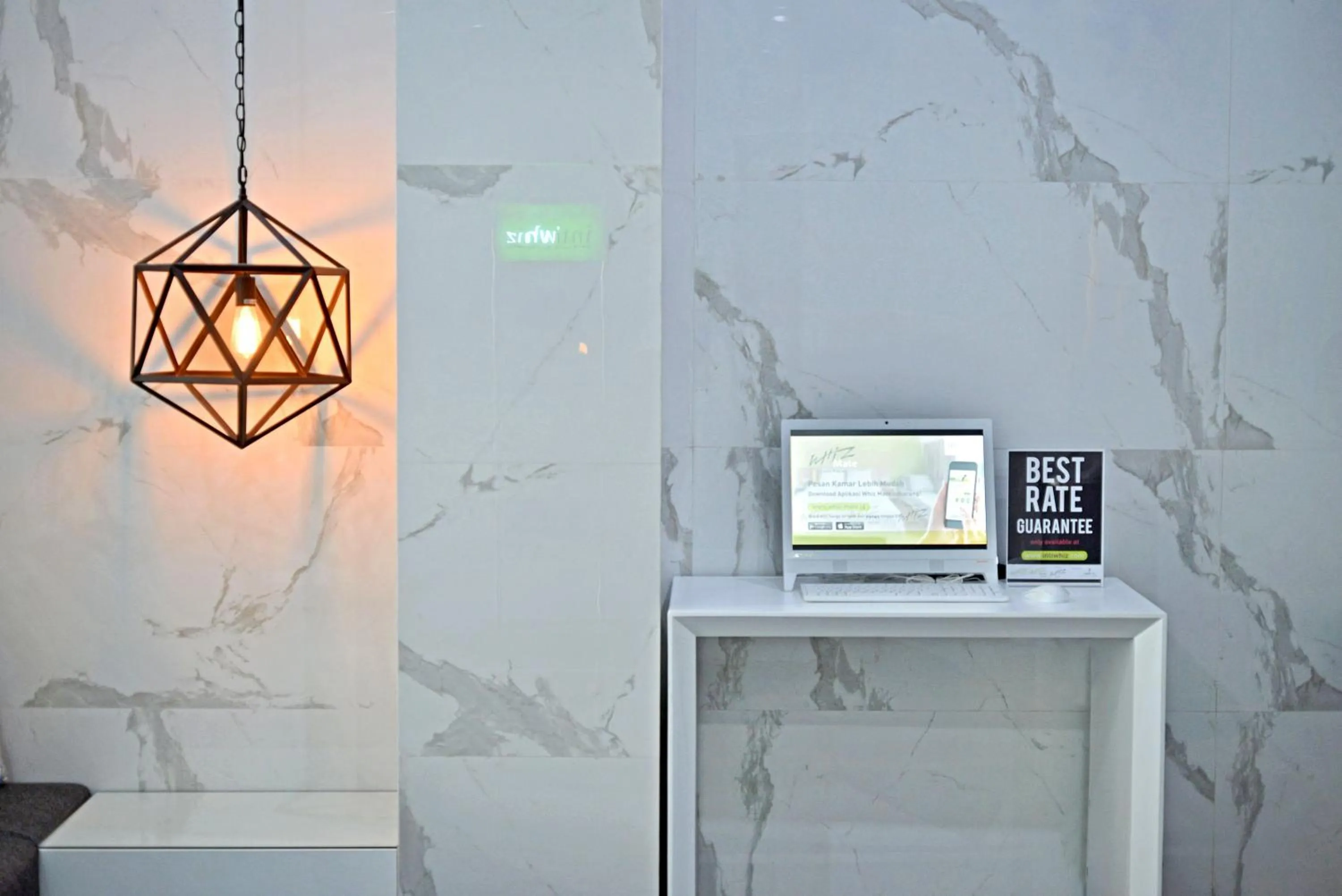 Lobby or reception in Whiz Hotel Falatehan Jakarta