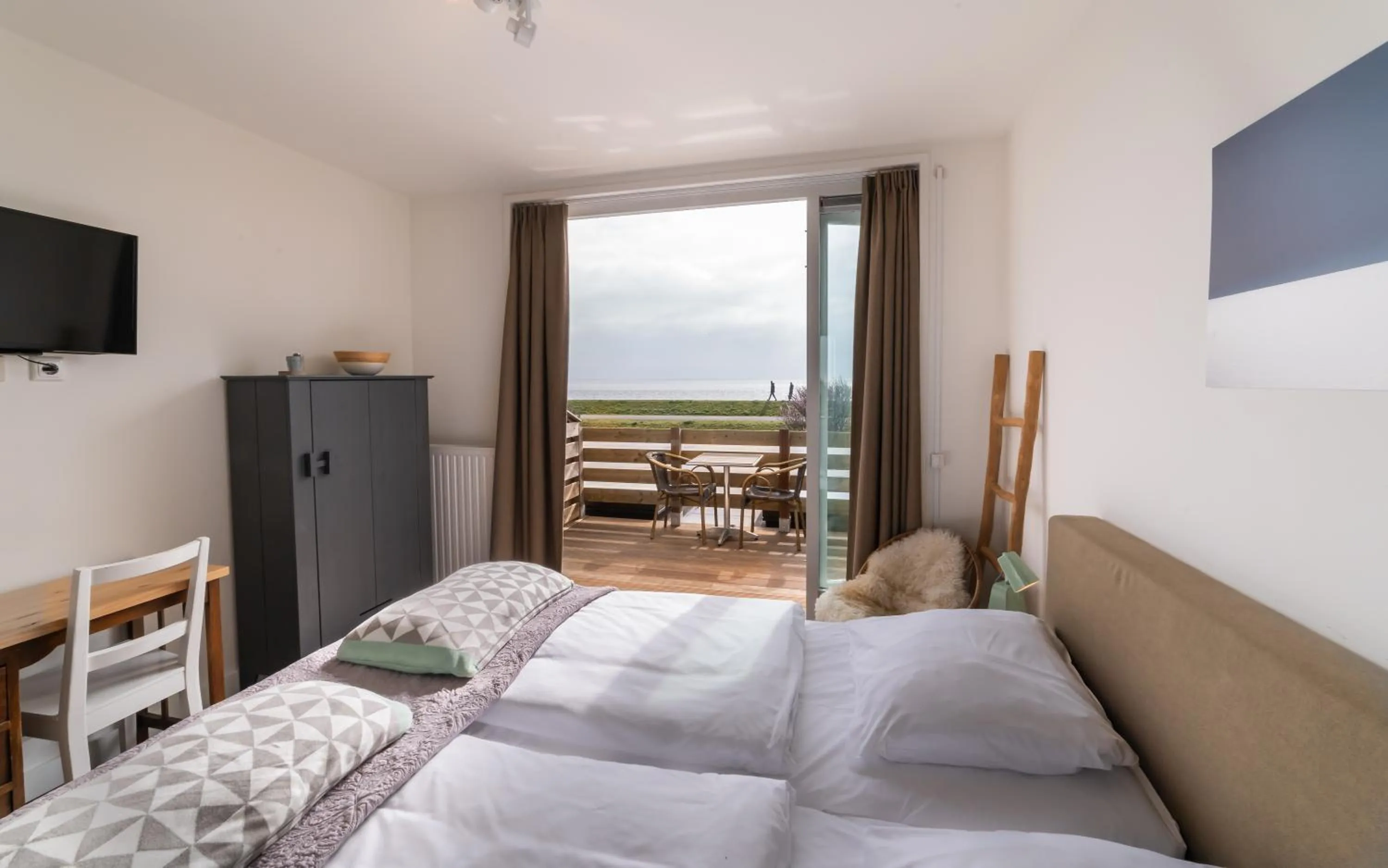 Balcony/Terrace, Bed in Het Vlielandhotel
