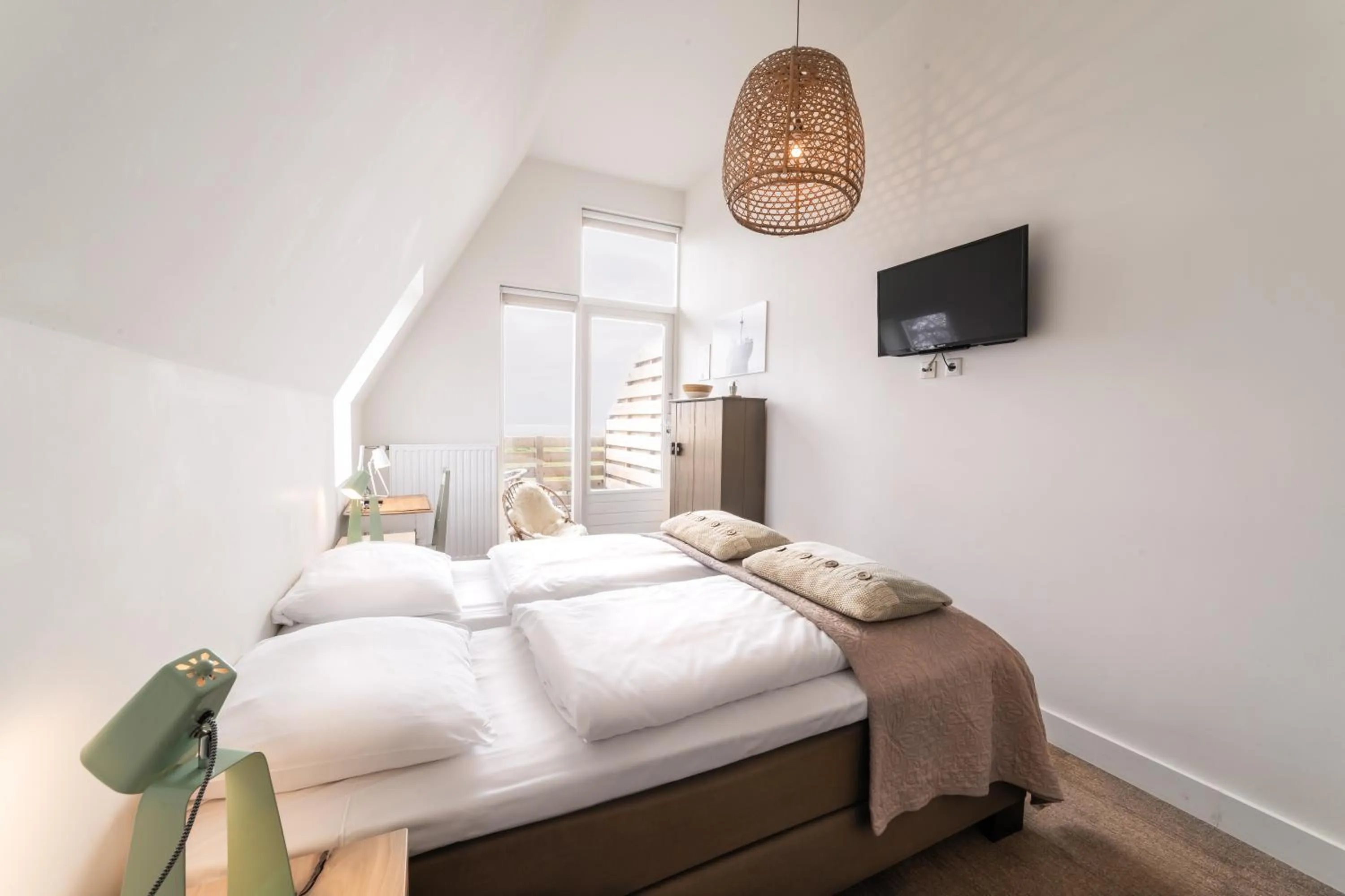 Balcony/Terrace, Bed in Het Vlielandhotel