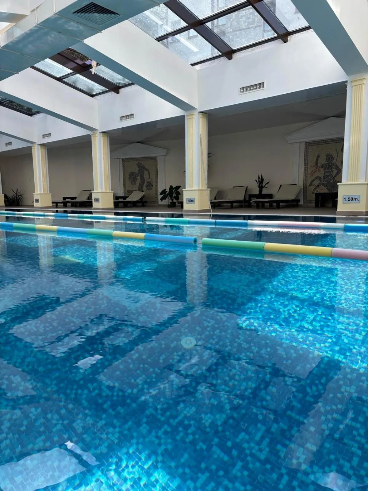 Swimming pool in Parklands Hotel & Pool