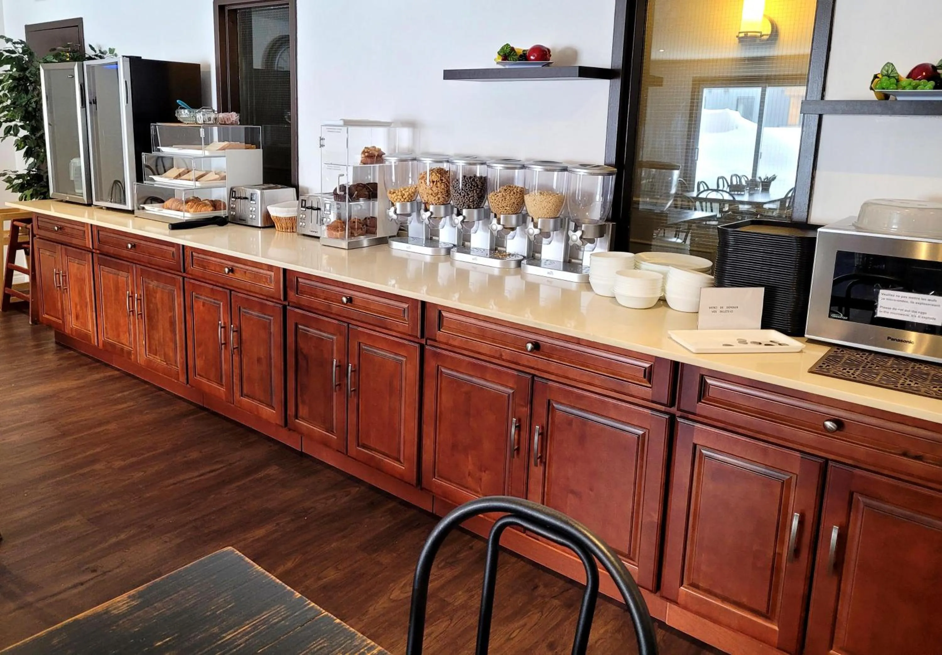 Breakfast in Hotel et Motel Le Chateauguay