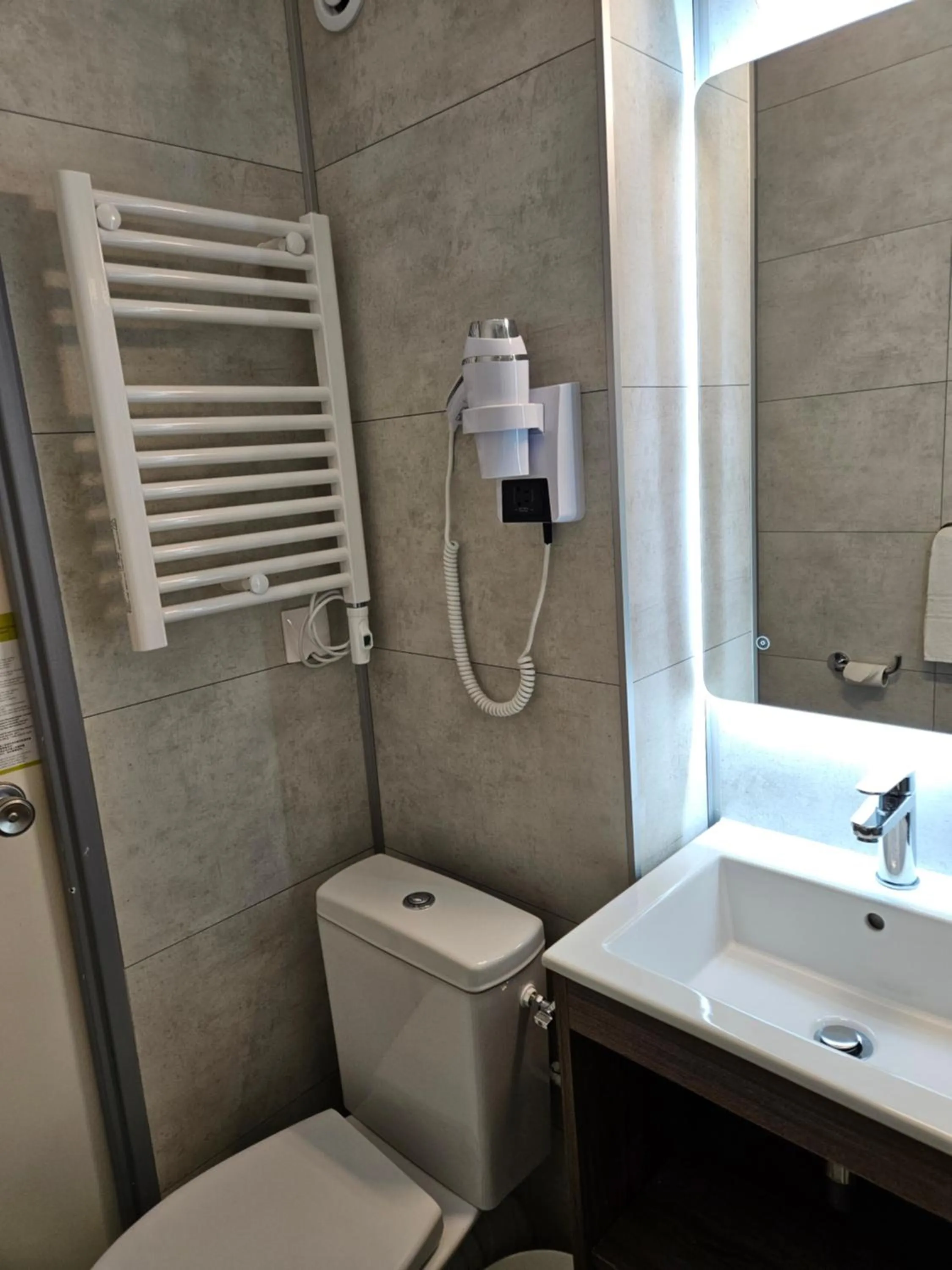 Shower in Hotel Bonanite