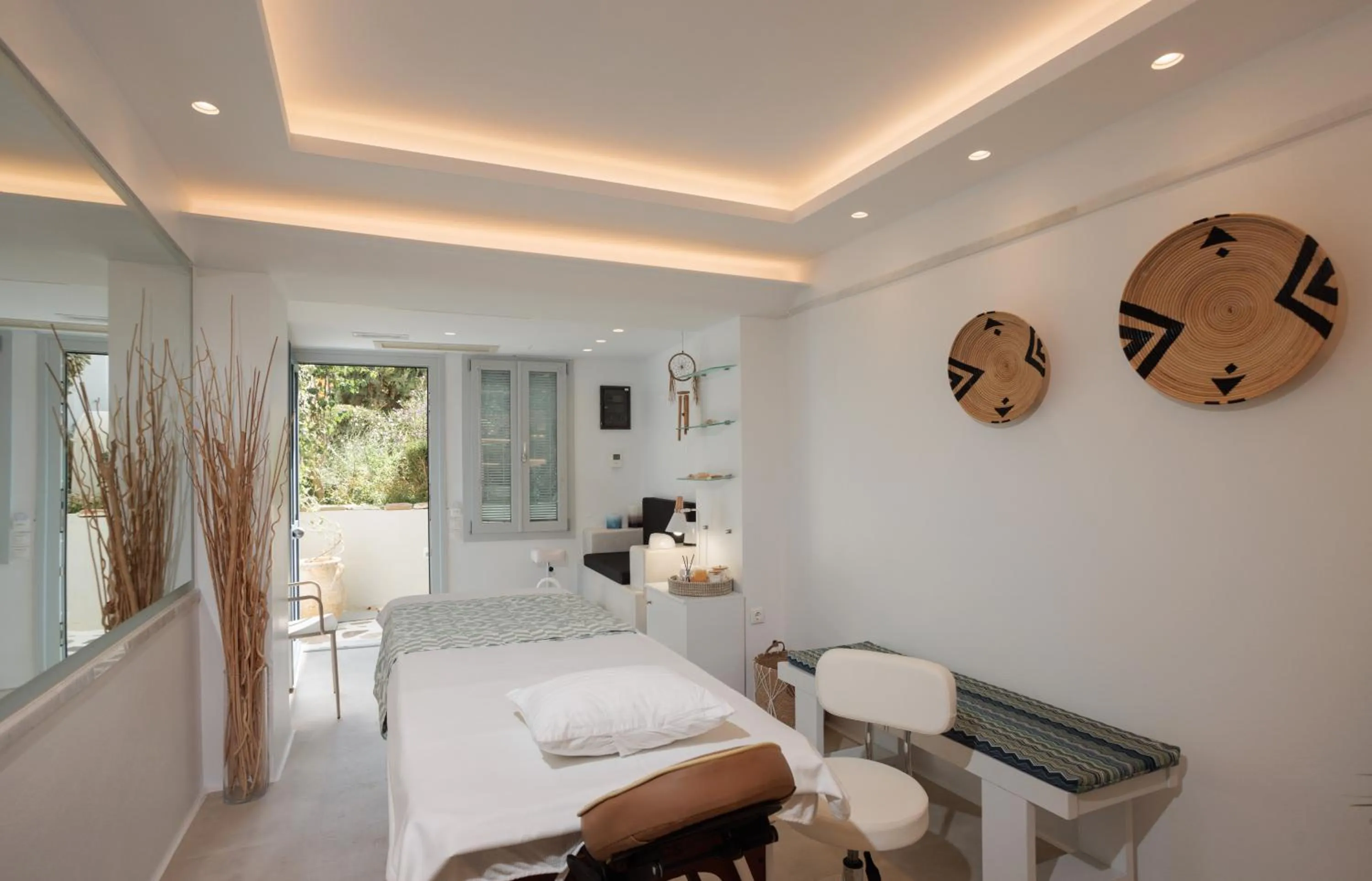 Massage, Bed in Iria Beach Art Hotel