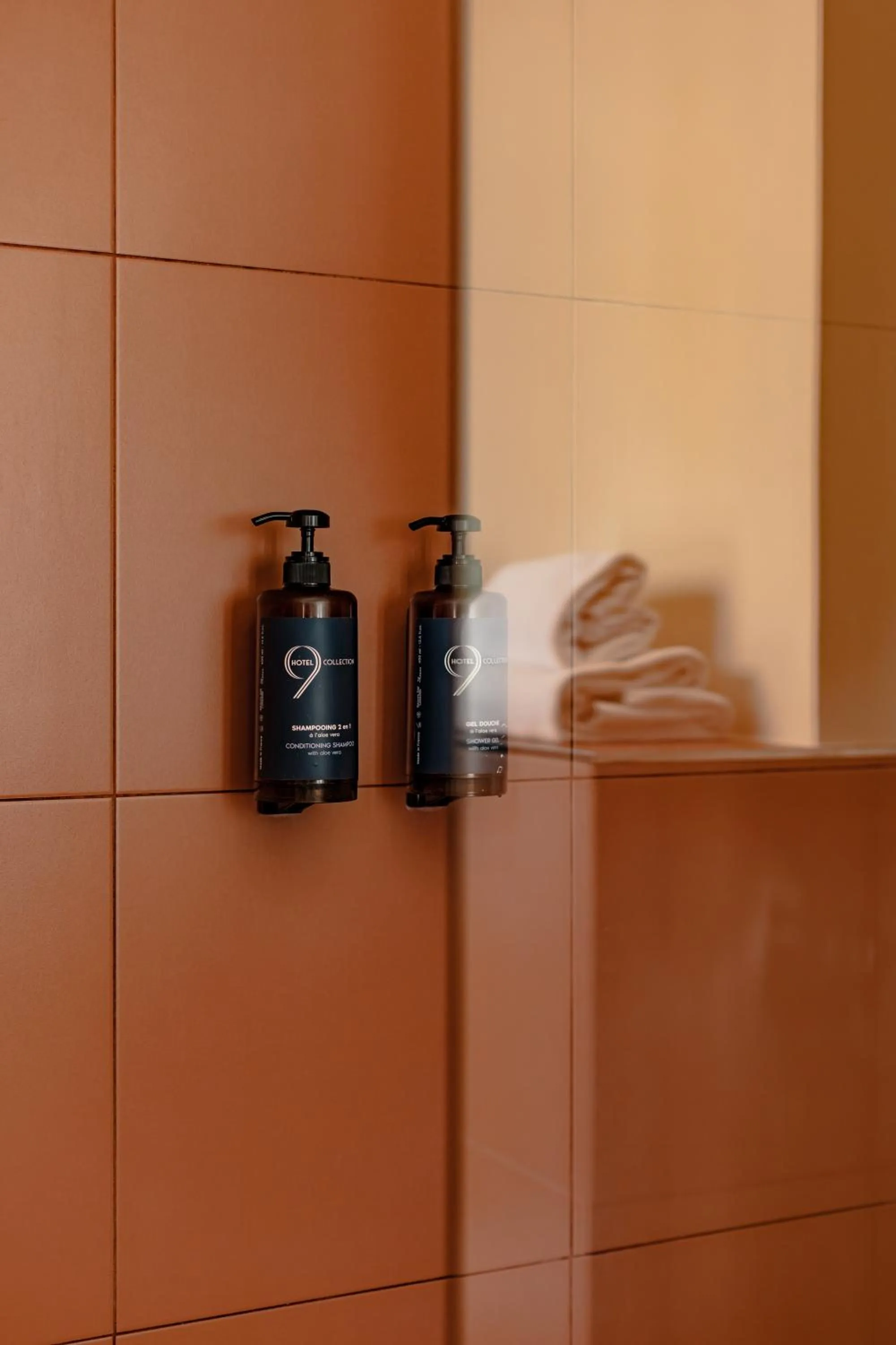 Shower in 9Hotel Cesari