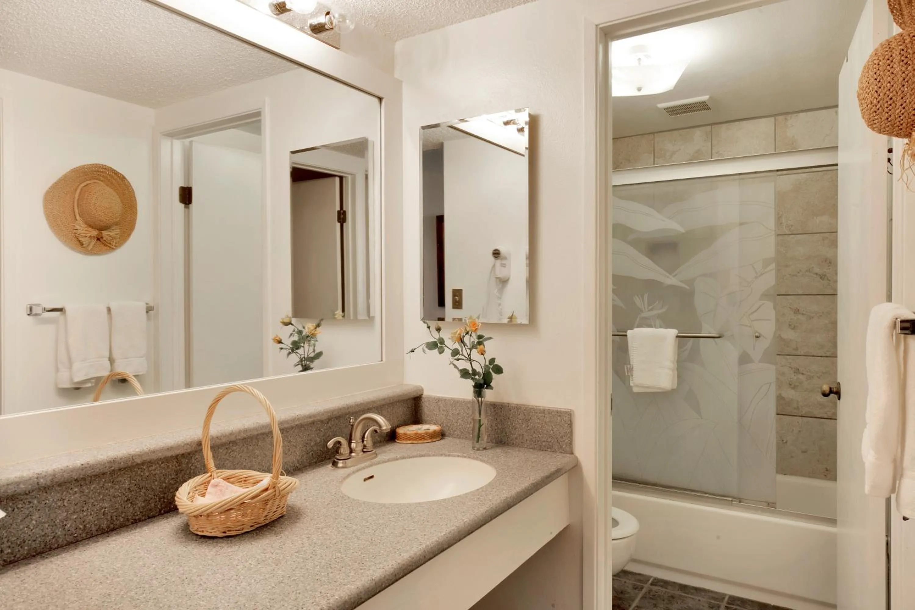 Bathroom in Castle at Moloka'i Shores