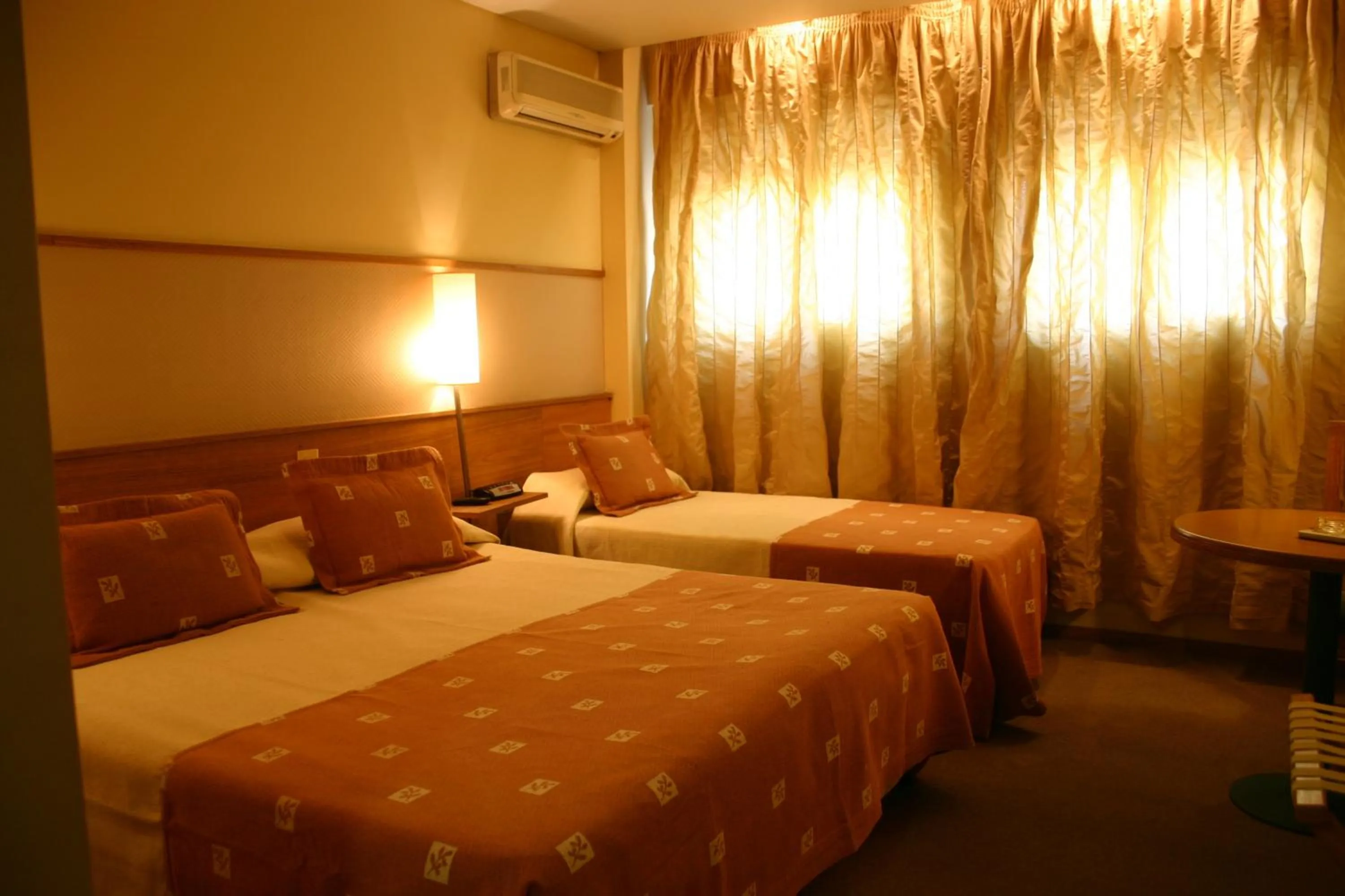 Bedroom, Bed in Hotel Cordon Del Plata