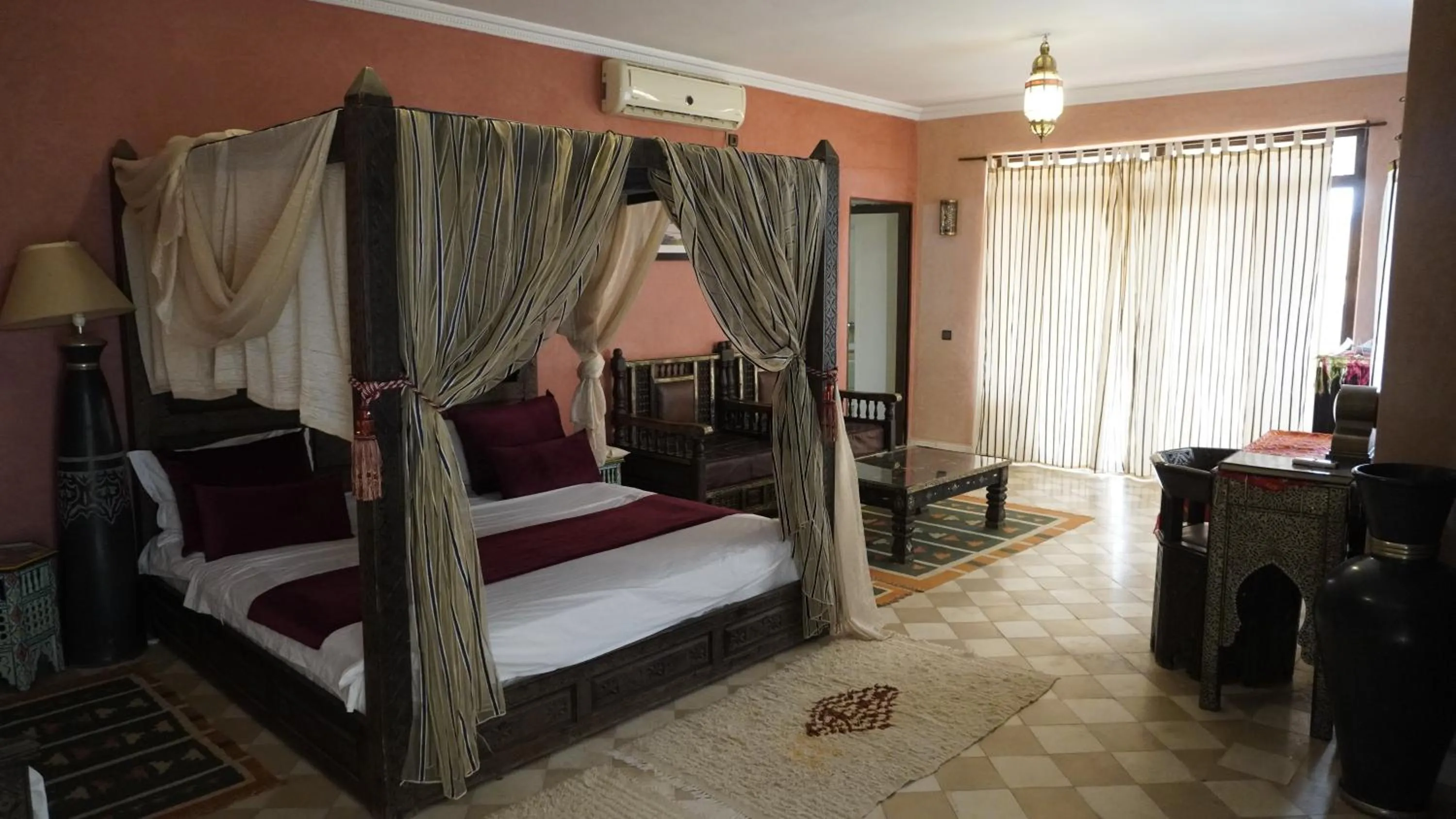 Bedroom, Bed in Riad Saida Atlas