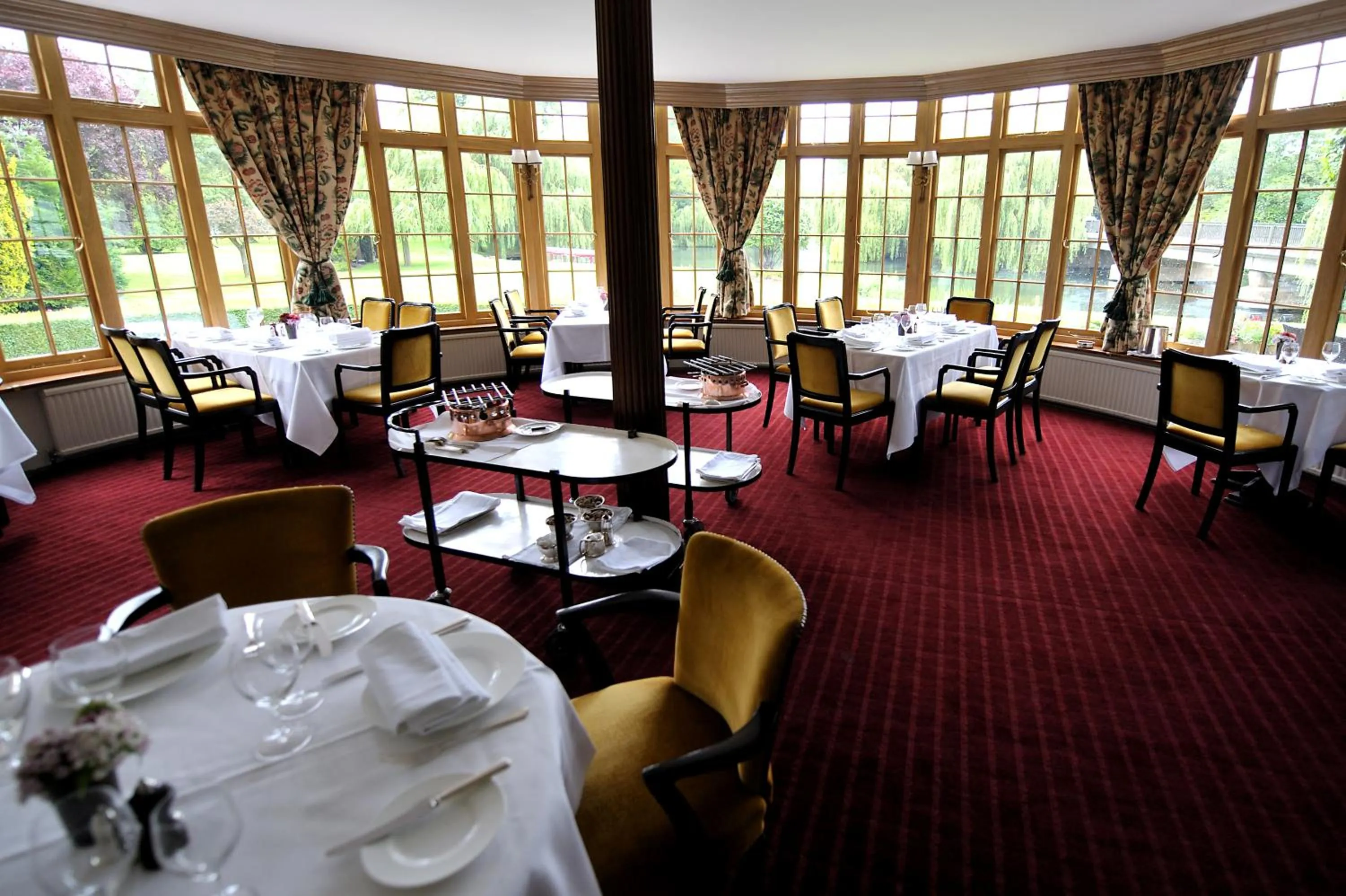 Restaurant/places to eat in The French Horn