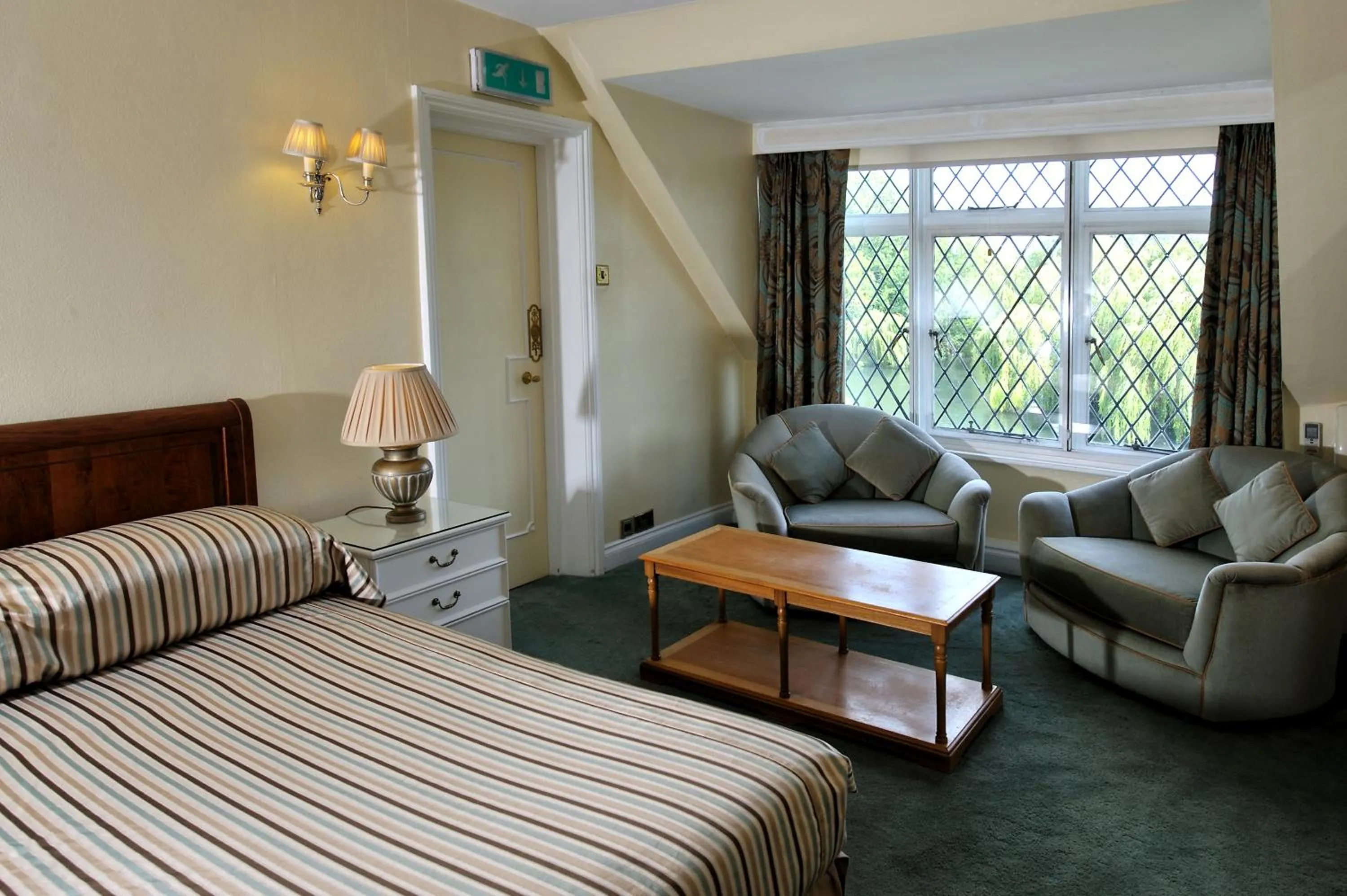 Bedroom in The French Horn