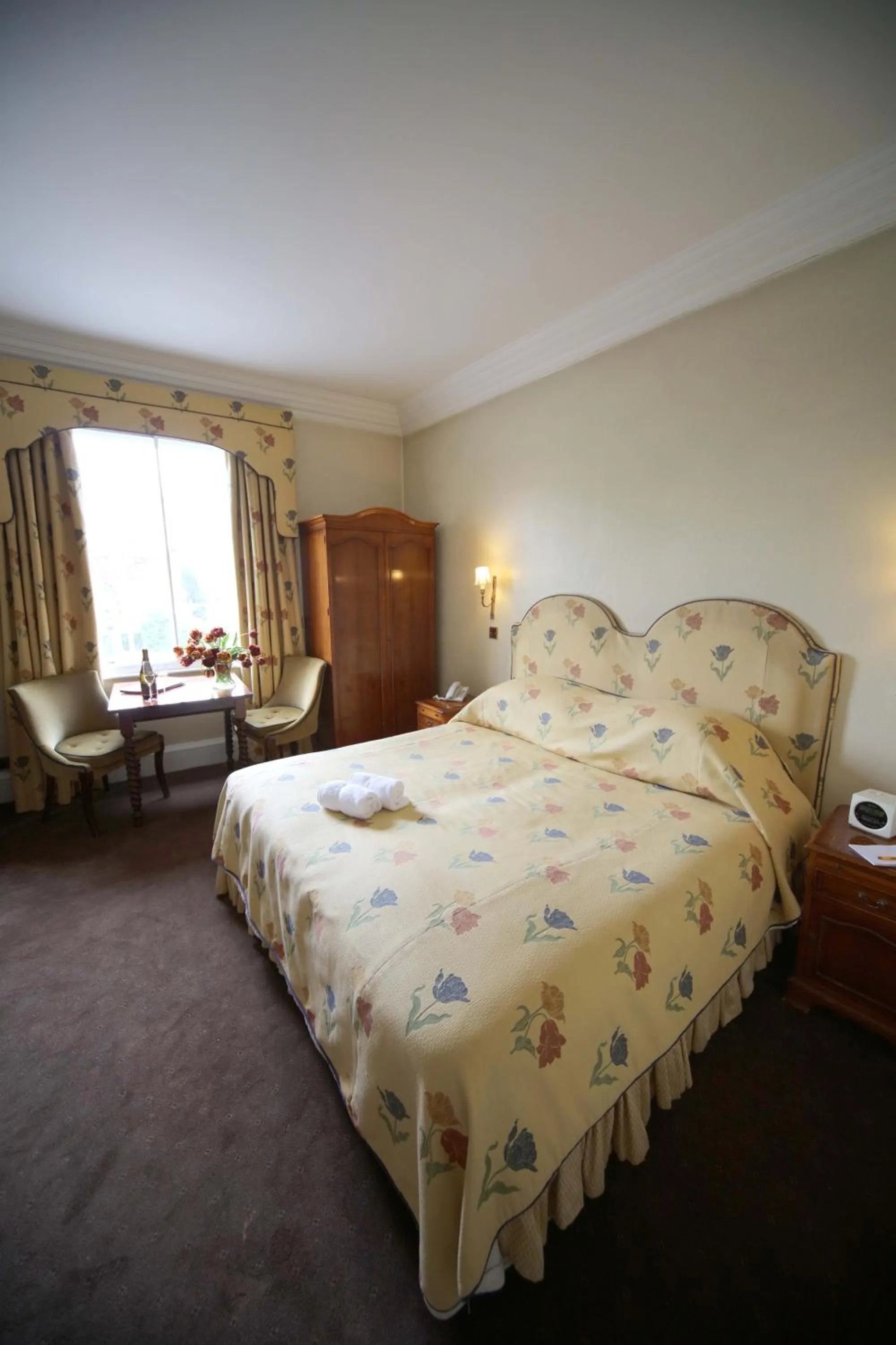 Bedroom in The French Horn