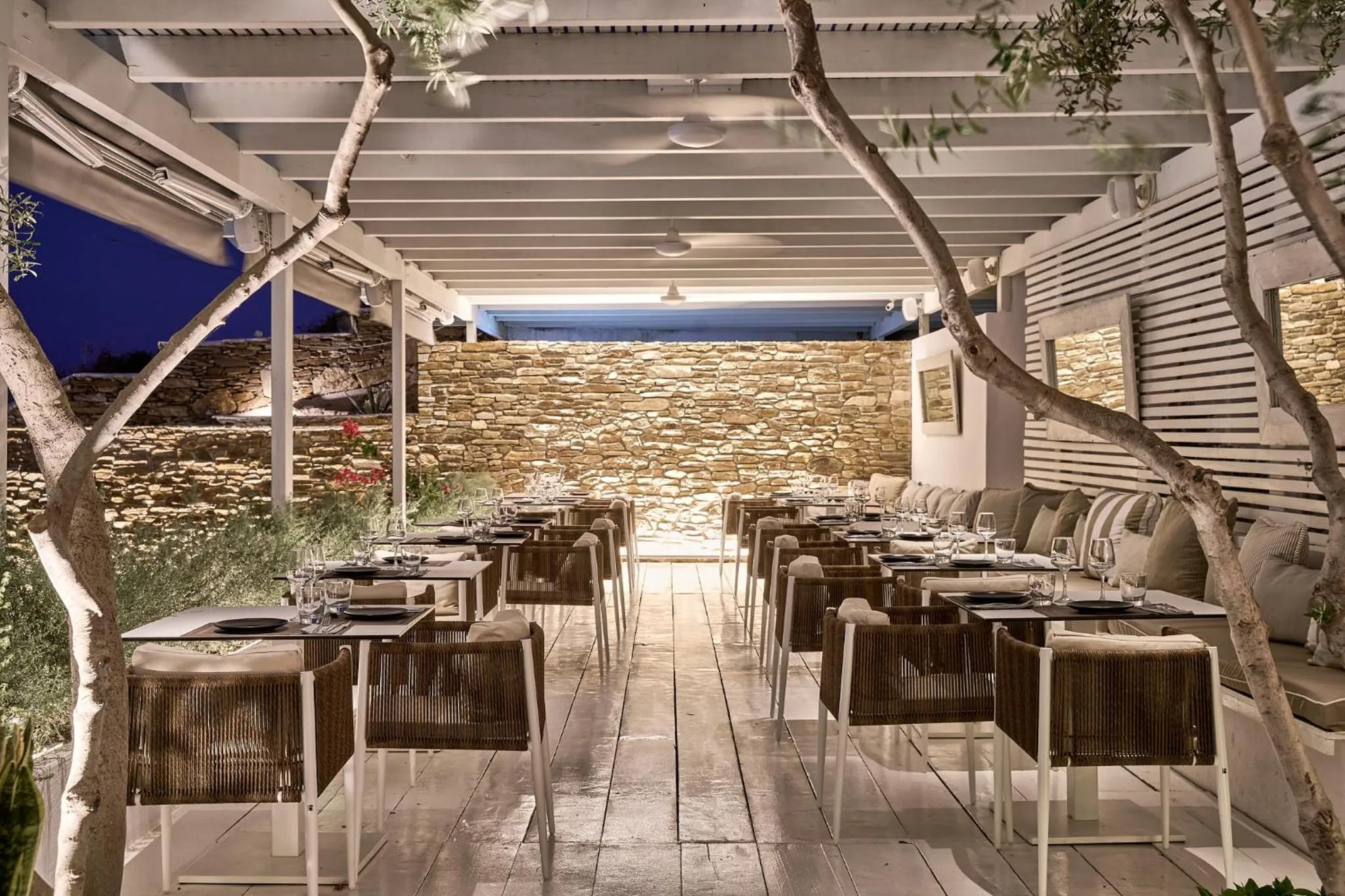 Restaurant/places to eat in Ios Palace Hotel & Spa