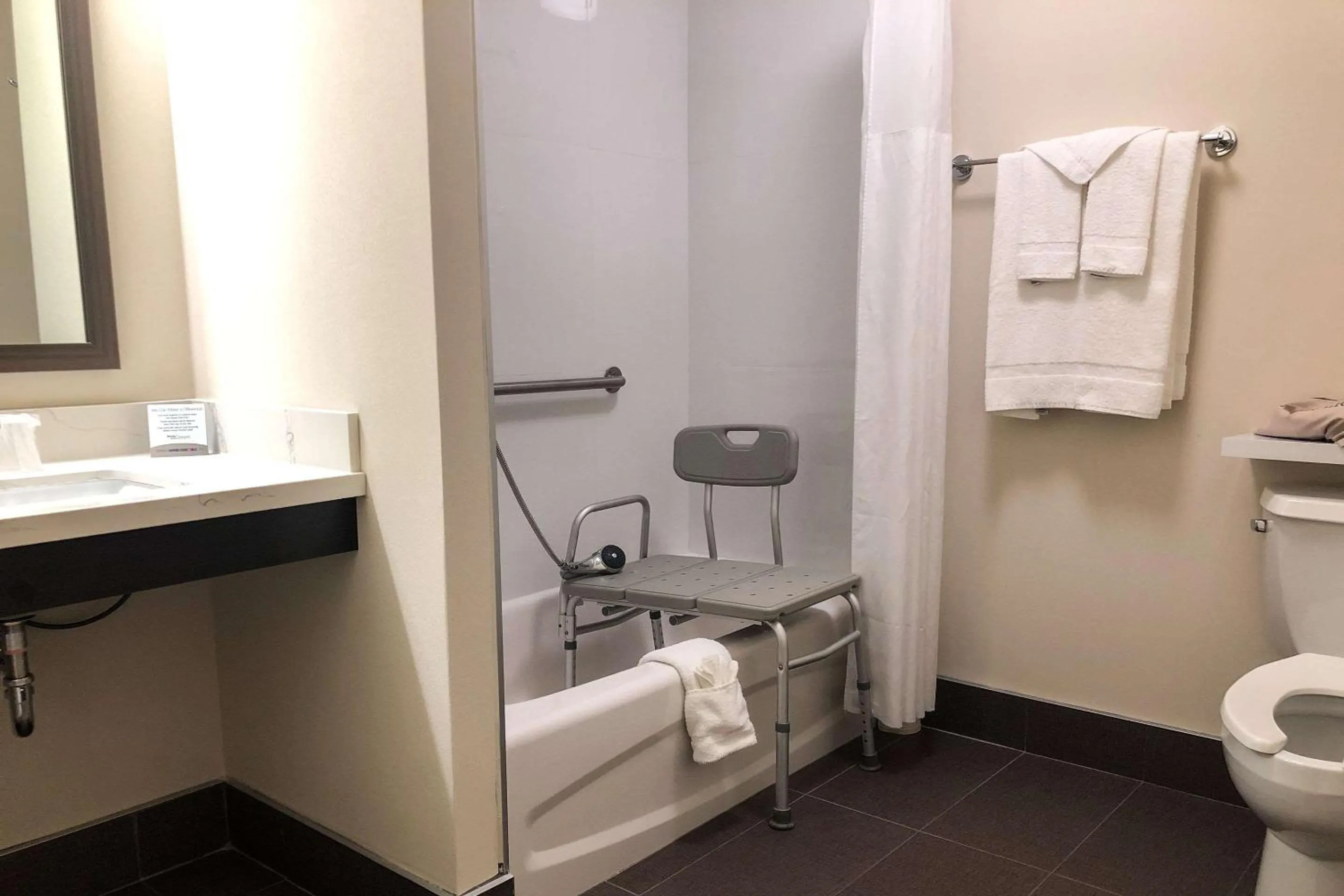 Toilet in Sleep Inn & Suites Quebec City East