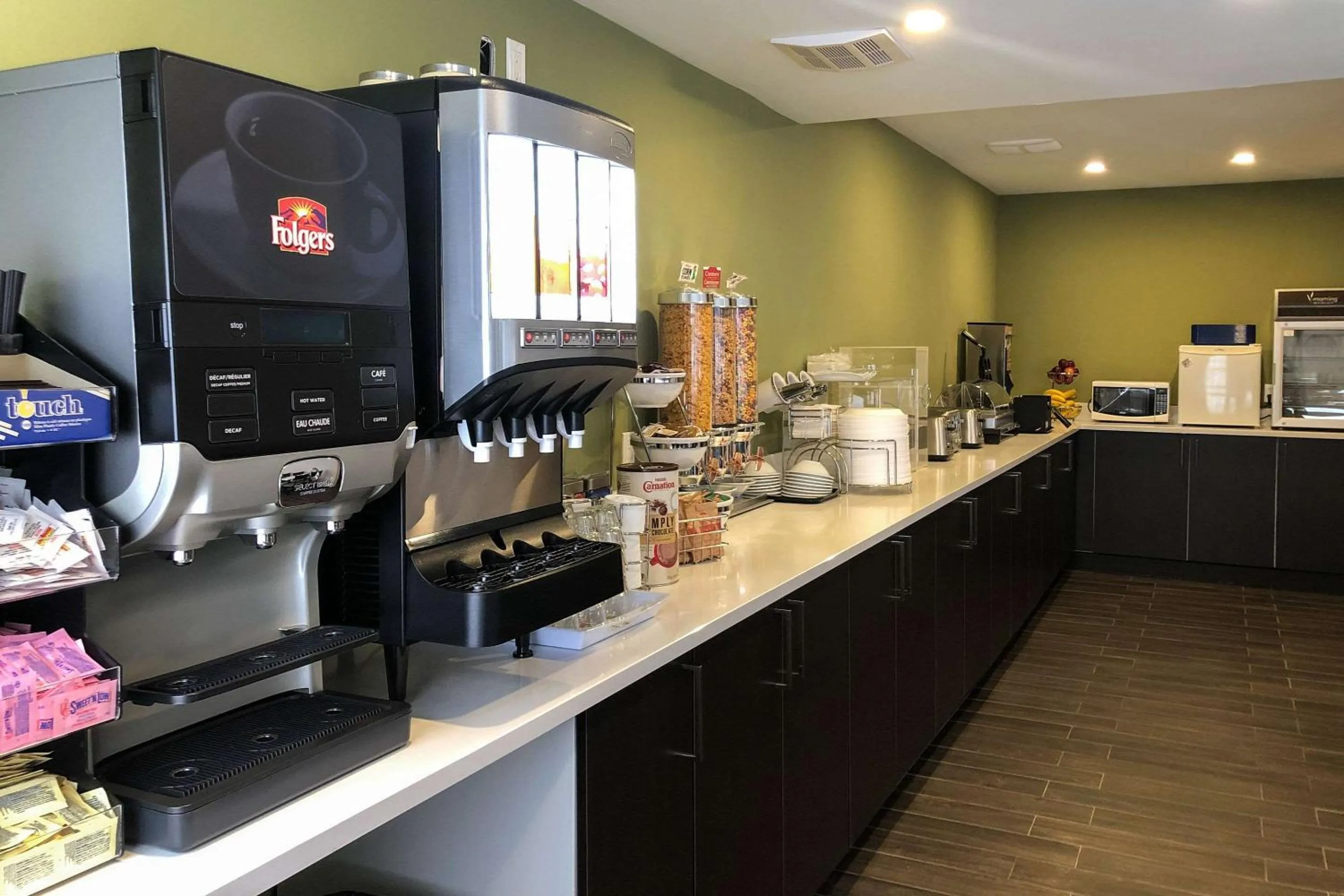 Restaurant/places to eat in Sleep Inn & Suites Quebec City East