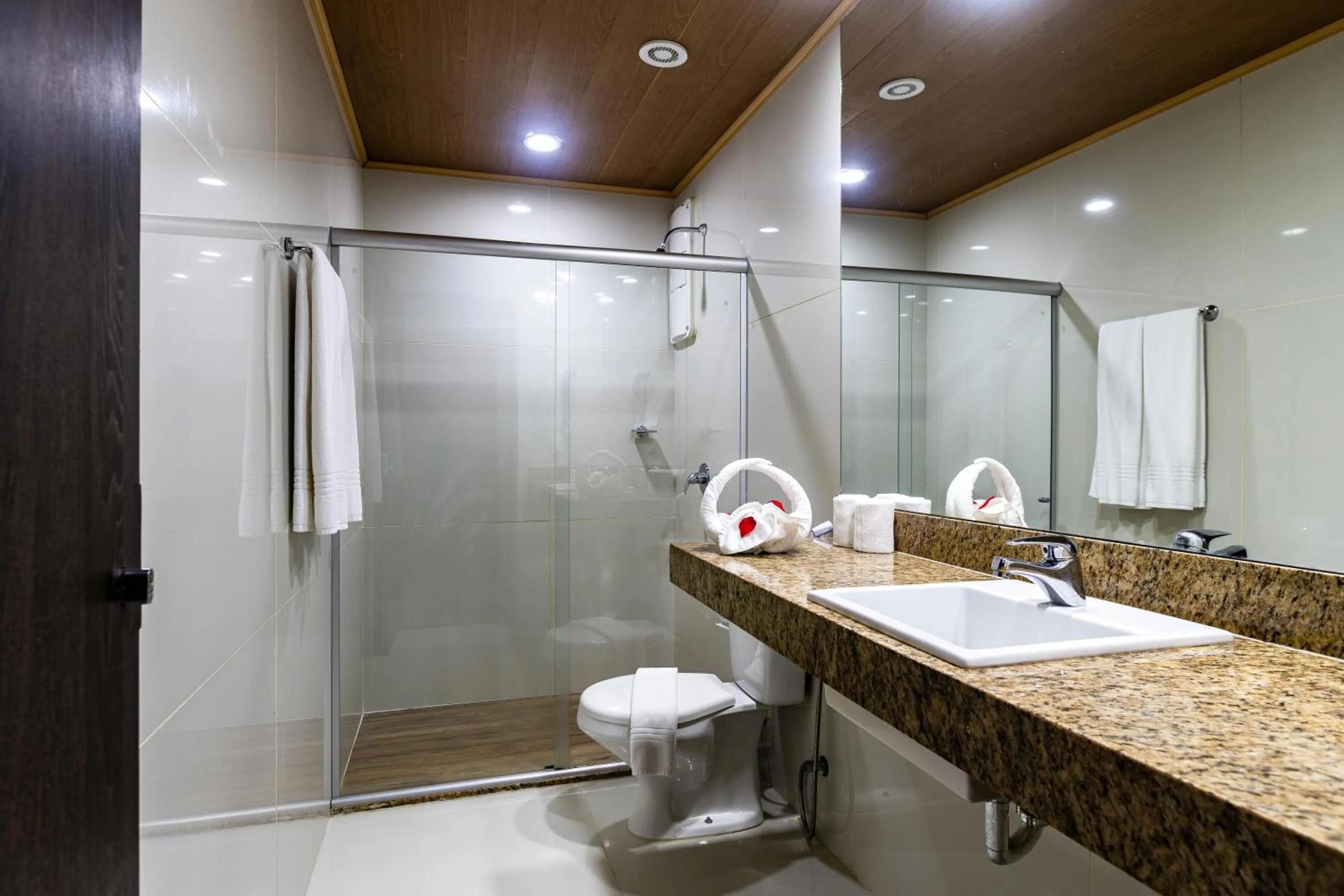 Shower in Nauticomar Resort All Inclusive & Beach Club