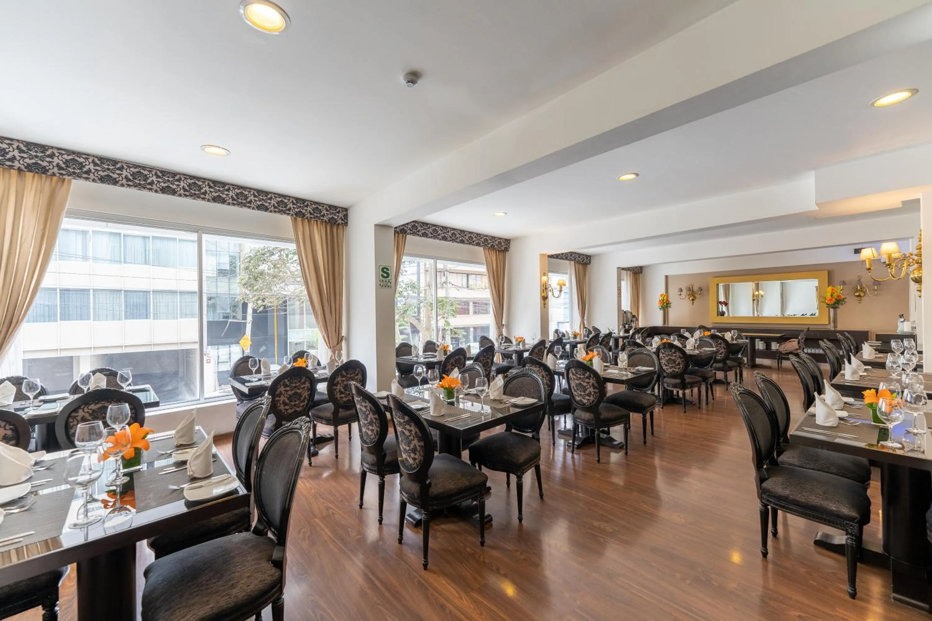 Restaurant/places to eat in Hotel Jose Antonio