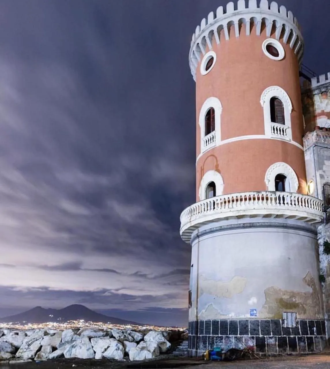 Nearby landmark in Royal Gismonda