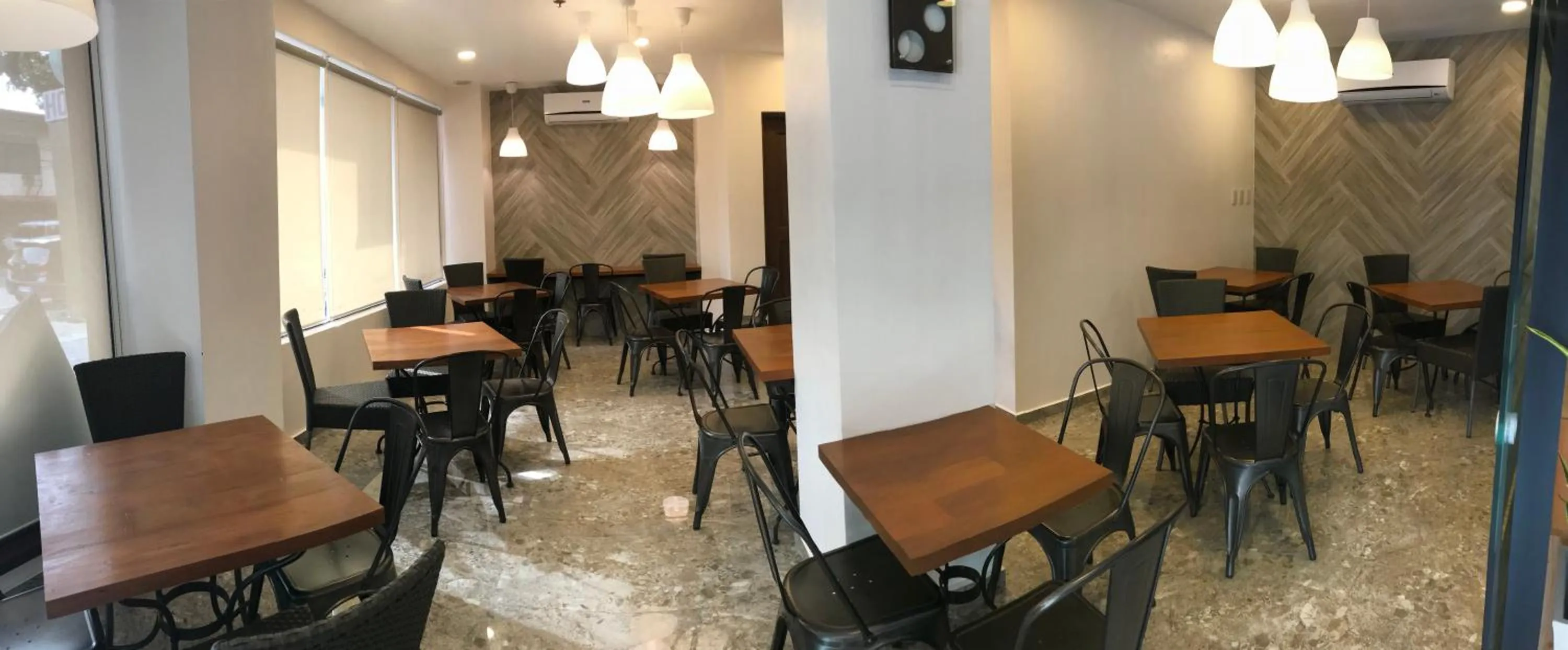 Restaurant/places to eat in Cebu R Hotel Capitol