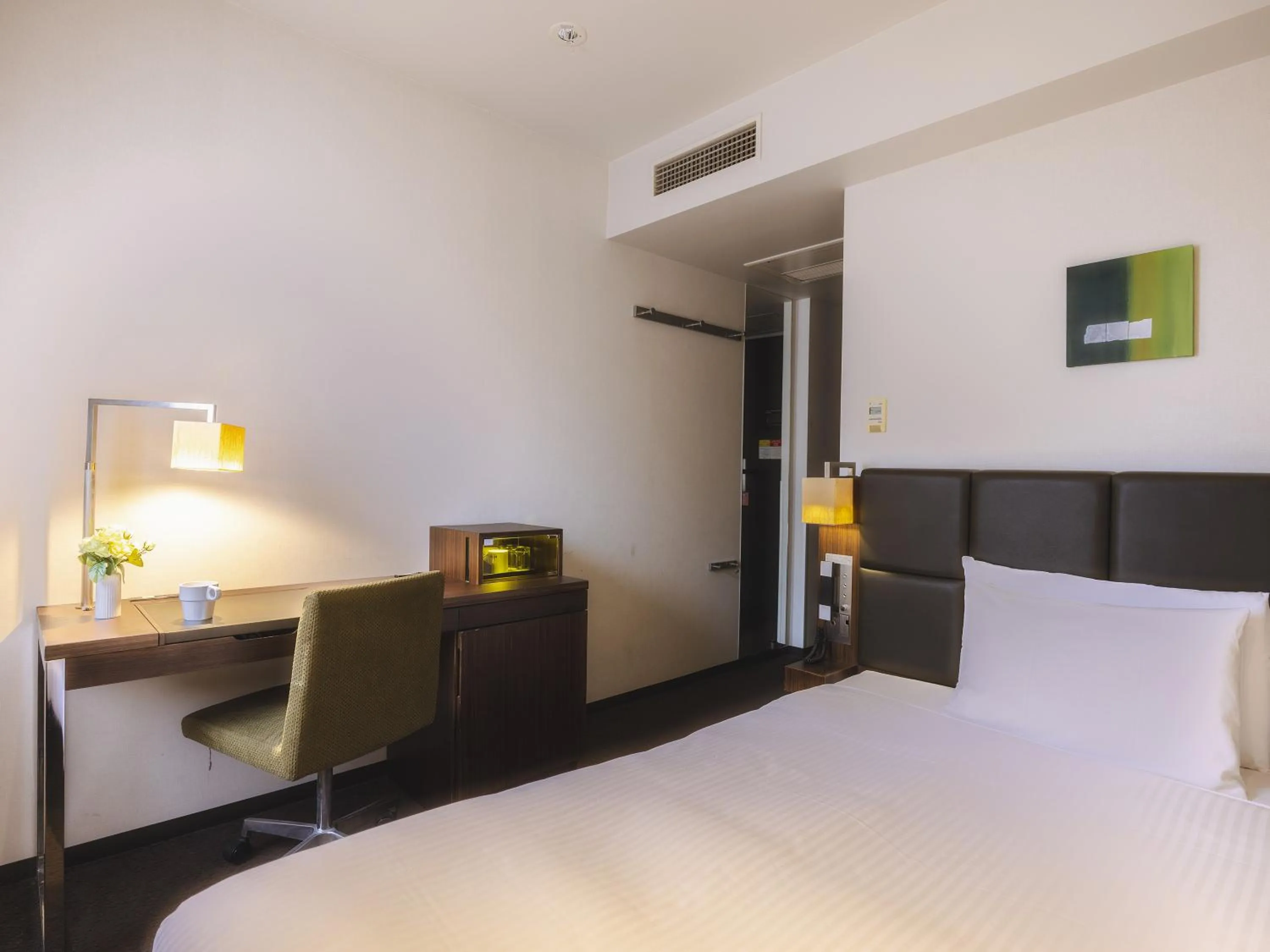 Photo of the whole room, Bed in Hotel Gracery Tokyo Tamachi