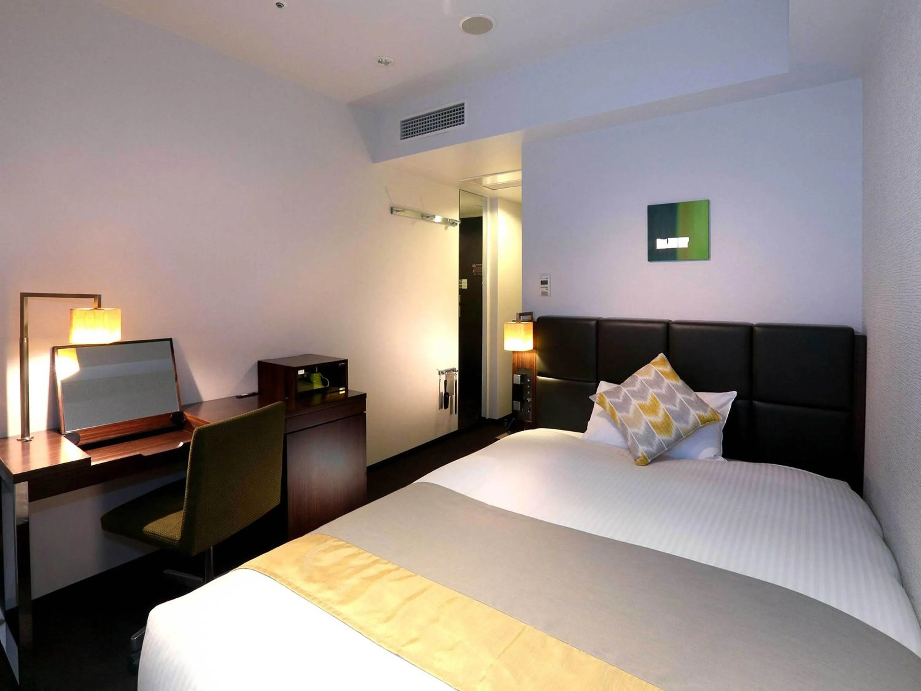 Photo of the whole room, Bed in Hotel Gracery Tokyo Tamachi