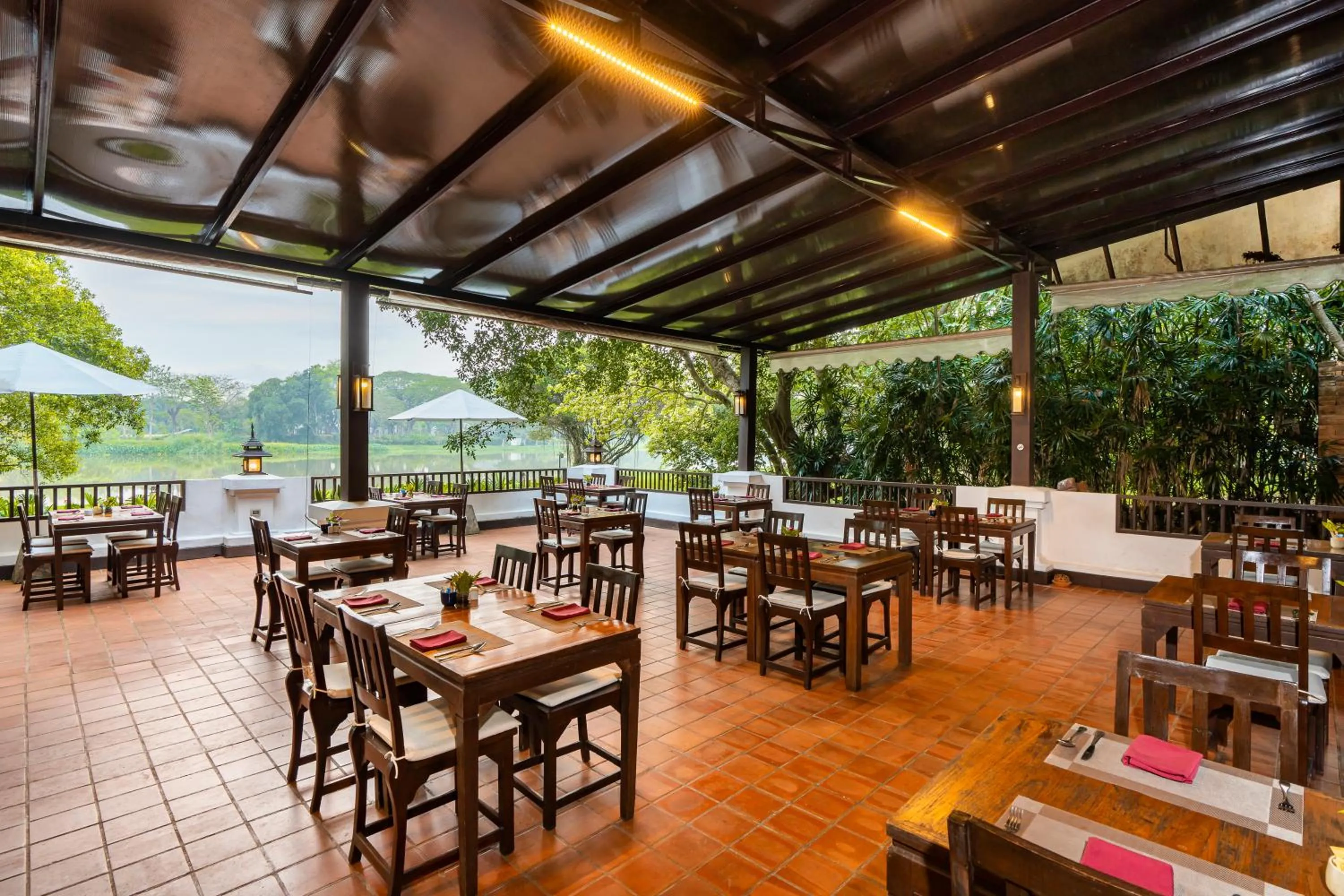 Restaurant/places to eat in The Legend Chiang Rai Boutique River Resort & Spa
