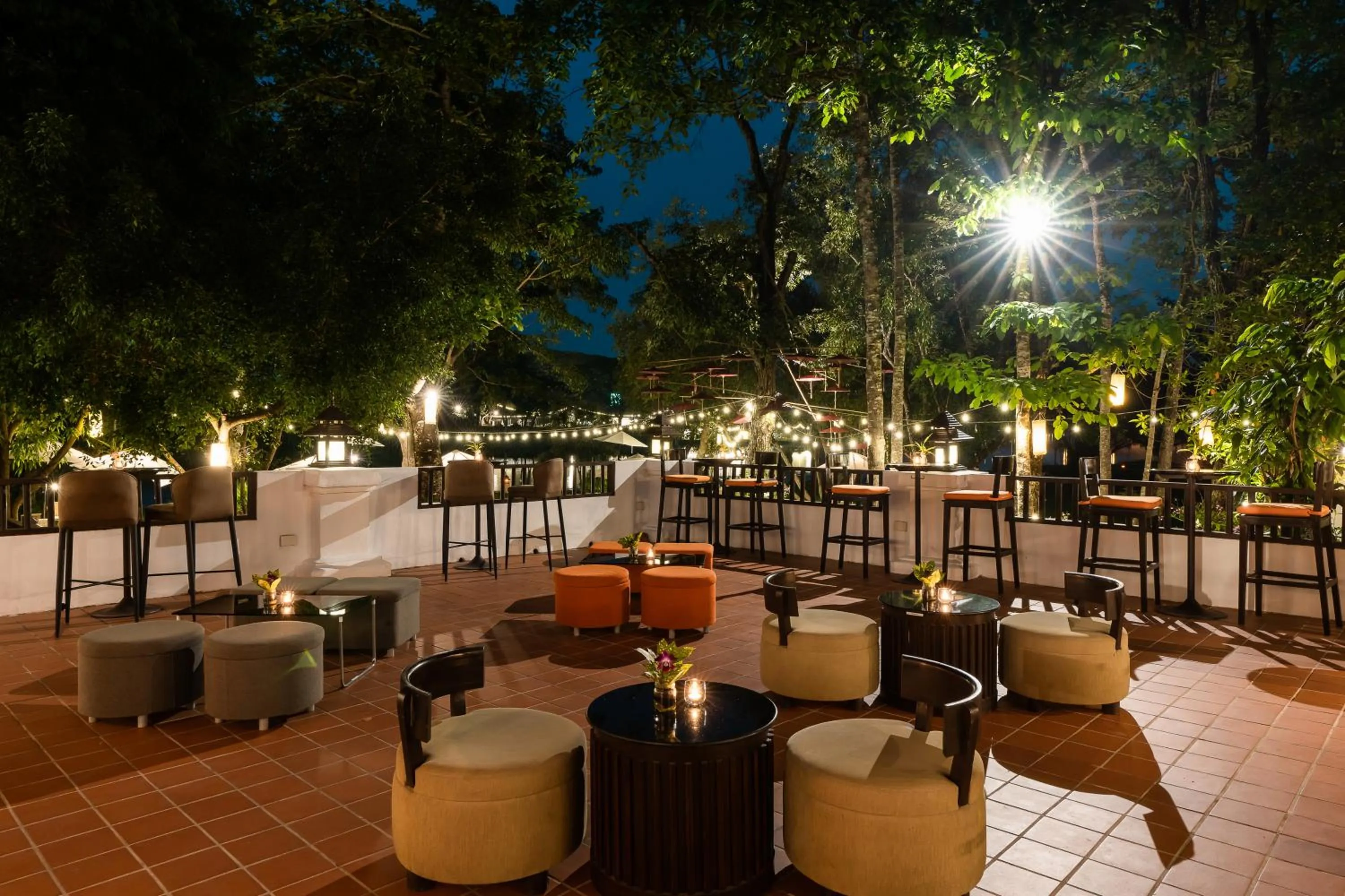 Lounge or bar in The Legend Chiang Rai Boutique River Resort & Spa