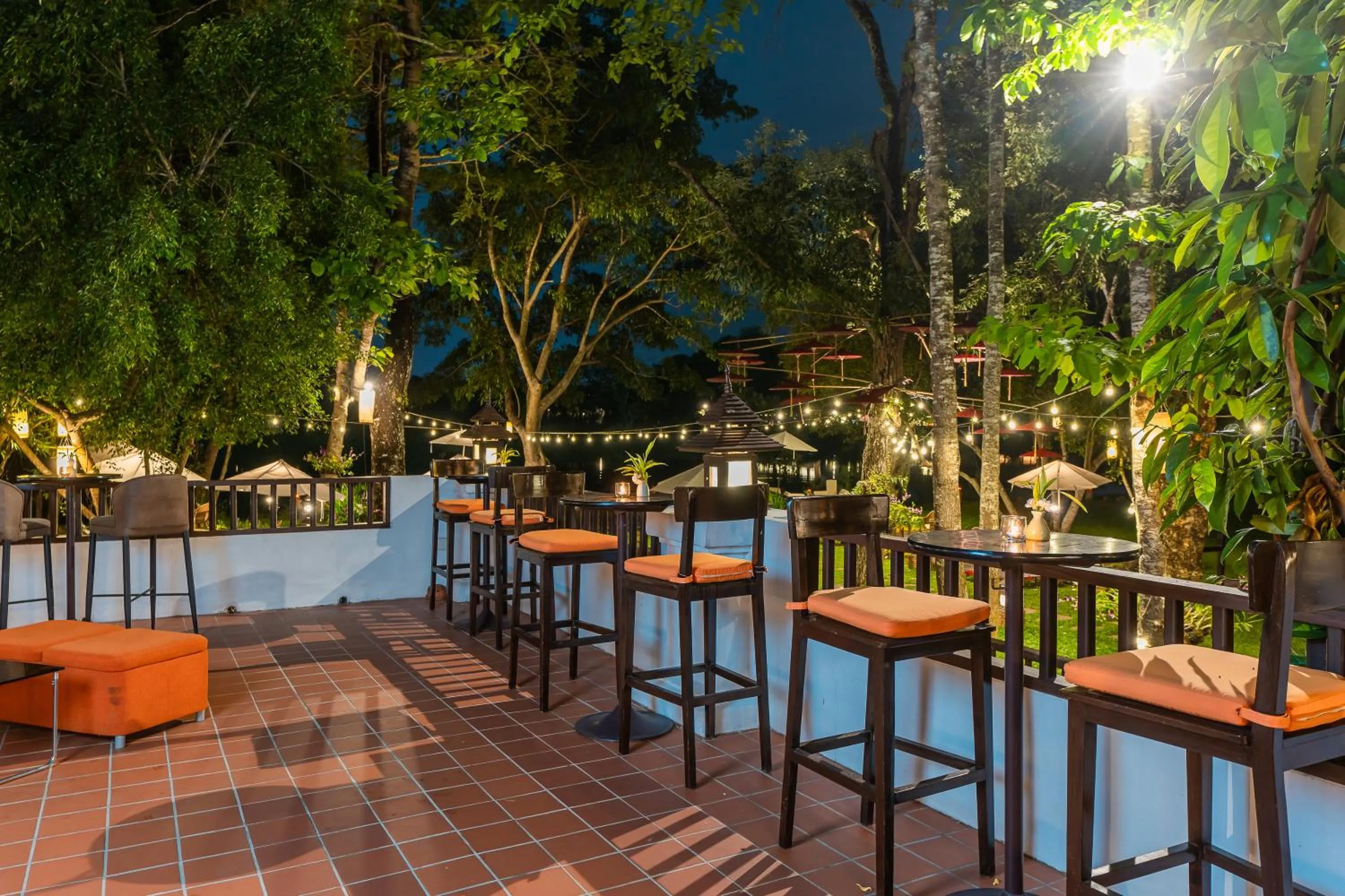 Lounge or bar in The Legend Chiang Rai Boutique River Resort & Spa