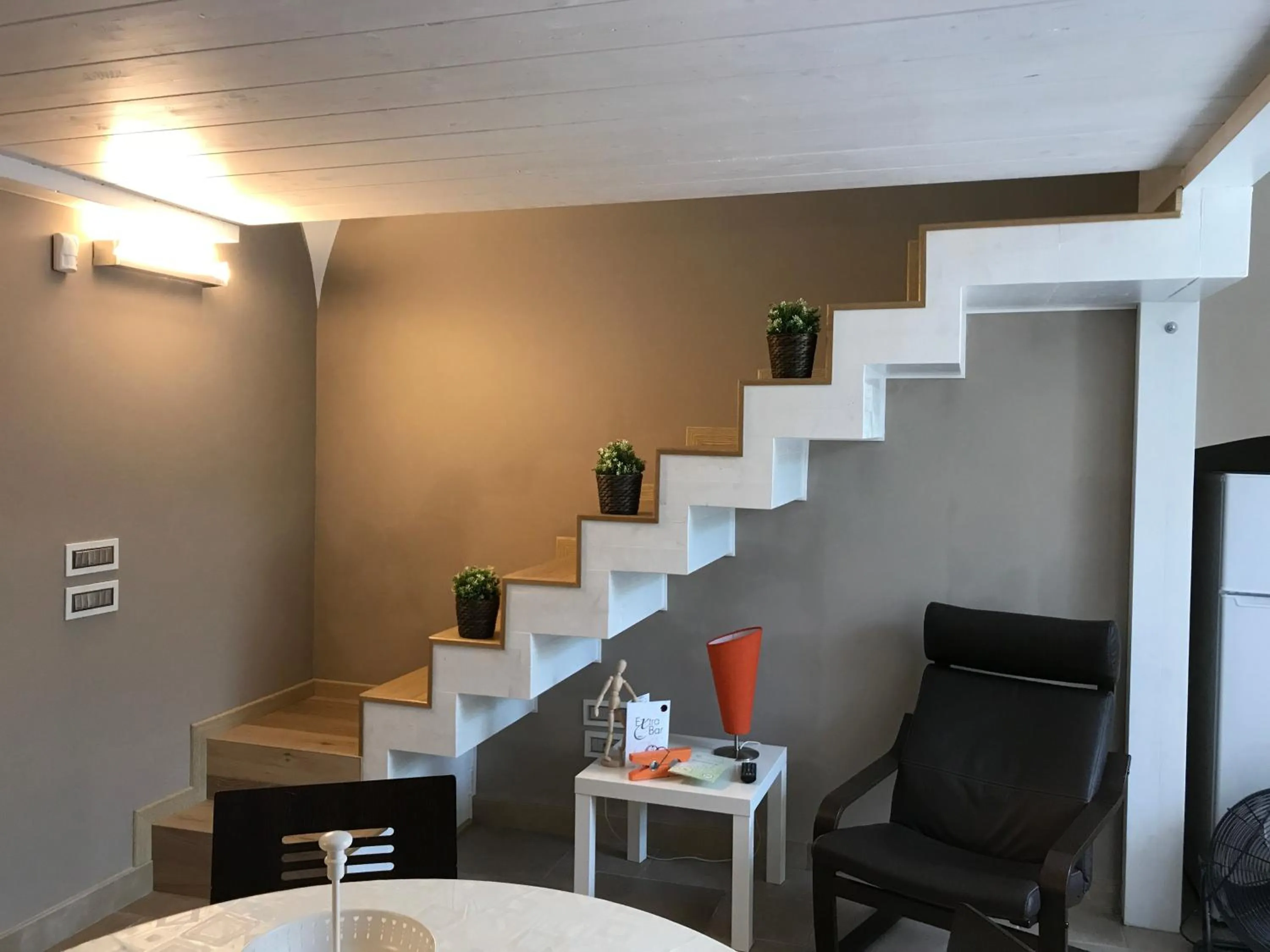 Dining area in OroVerde Rooms & Suite nel cuore di Trani