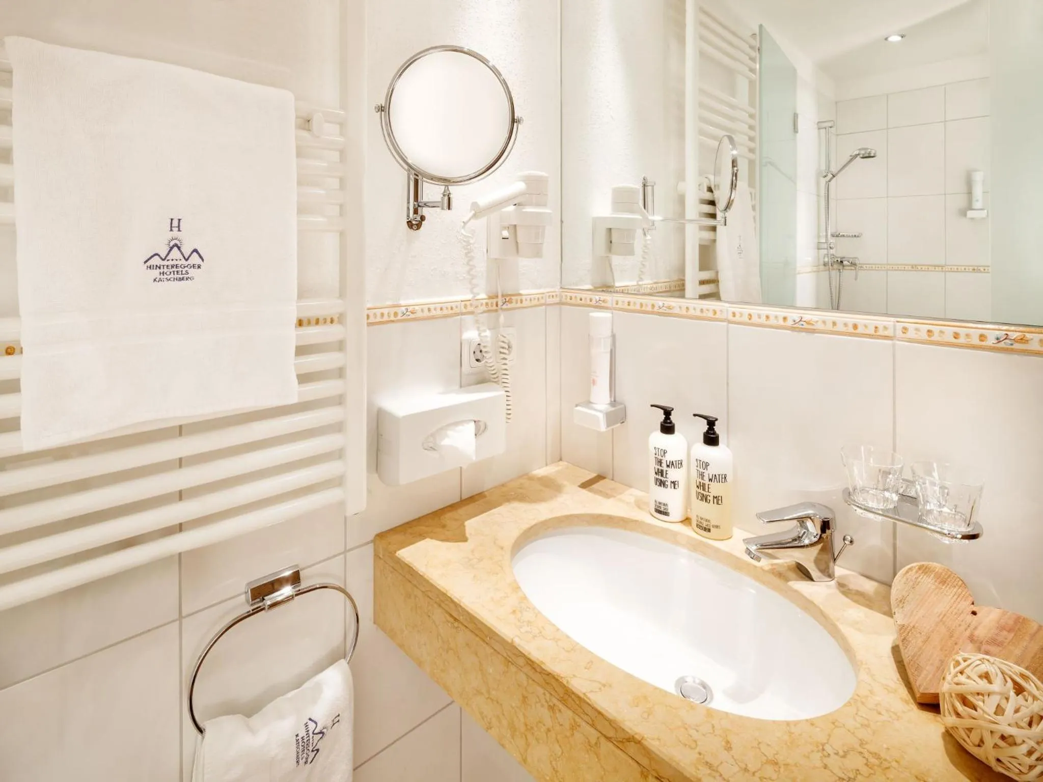 Bathroom in Familienhotel Hinteregger