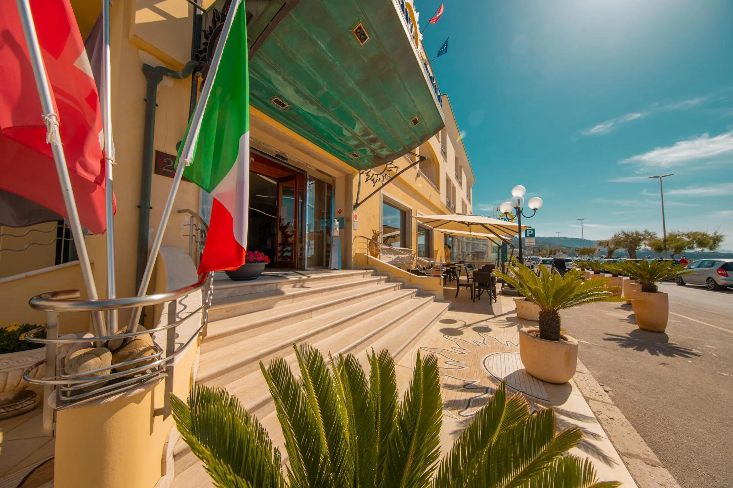 Property building in Hotel Riva Del Sole
