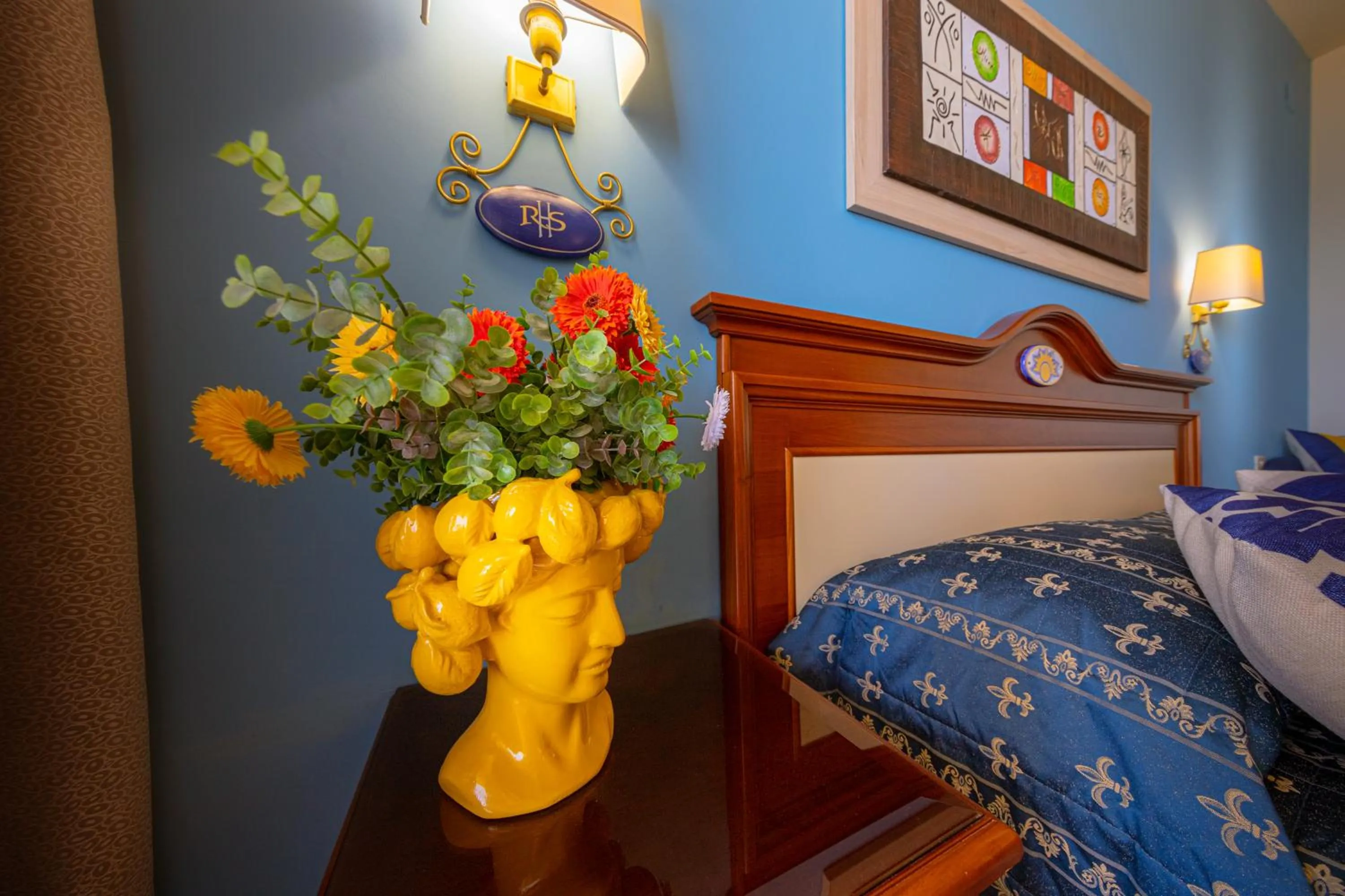 Decorative detail, Bed in Hotel Riva Del Sole