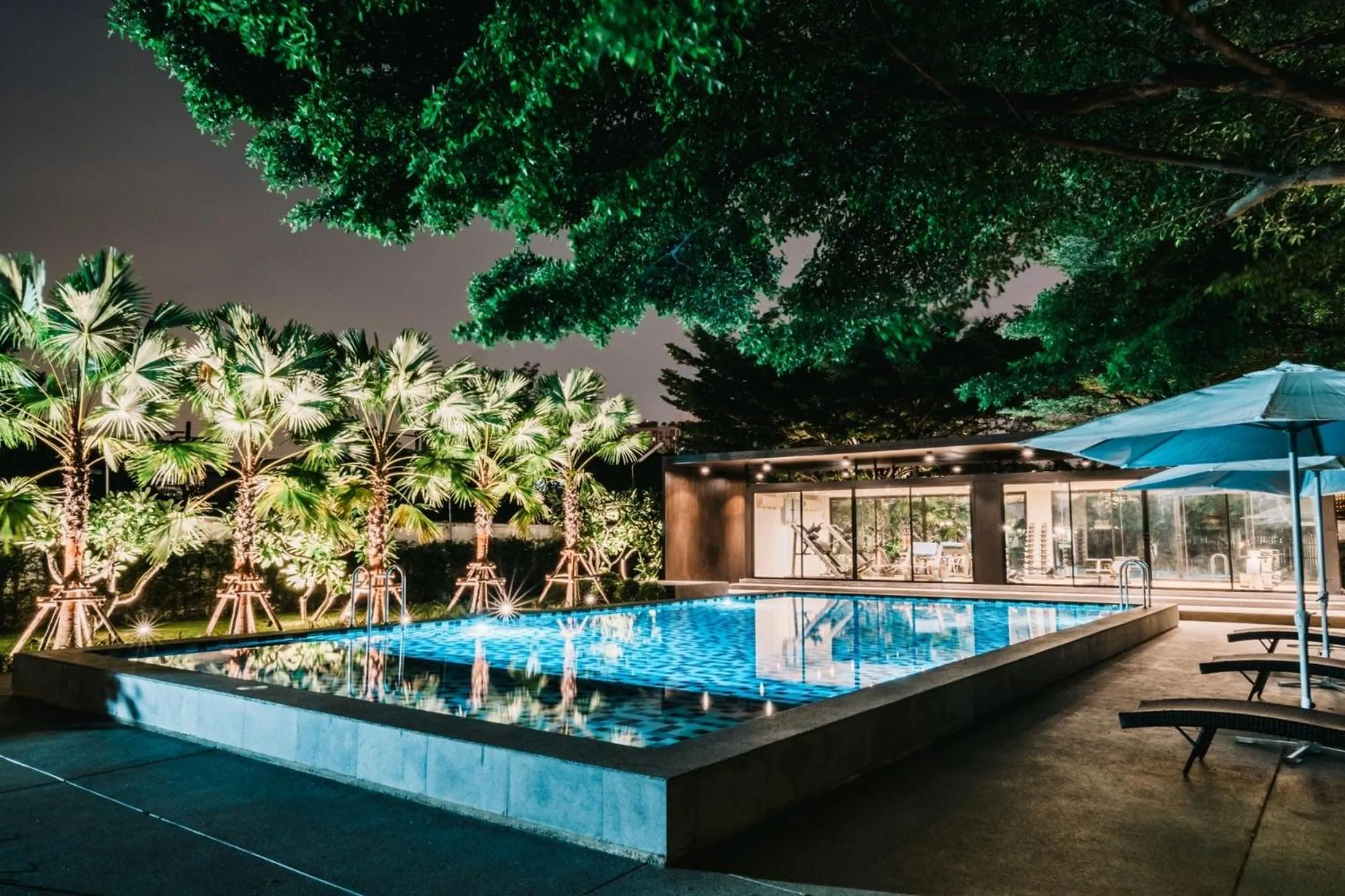 Swimming pool in Sunday Platinum Suites