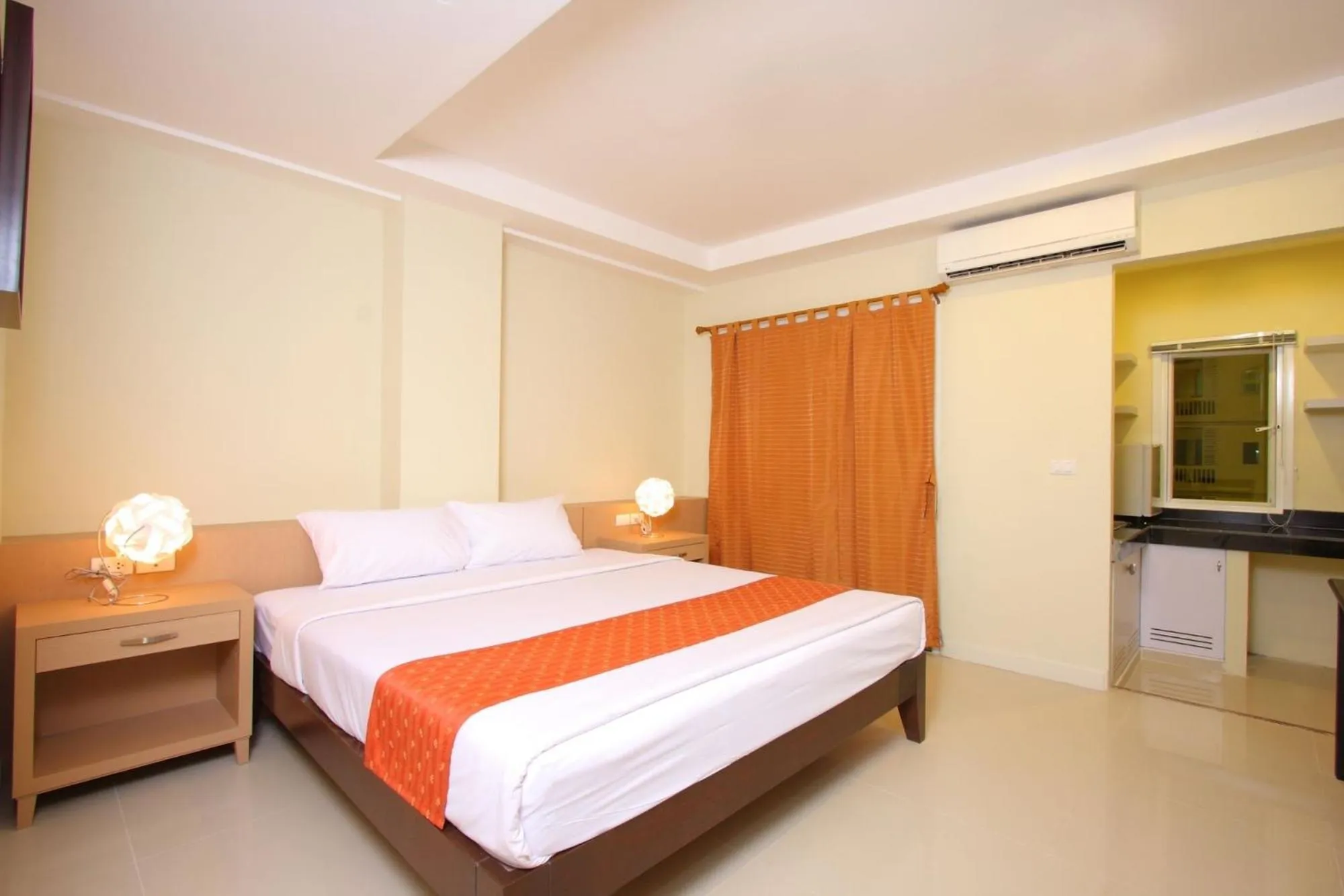 Bedroom, Bed in Sunday Platinum Suites