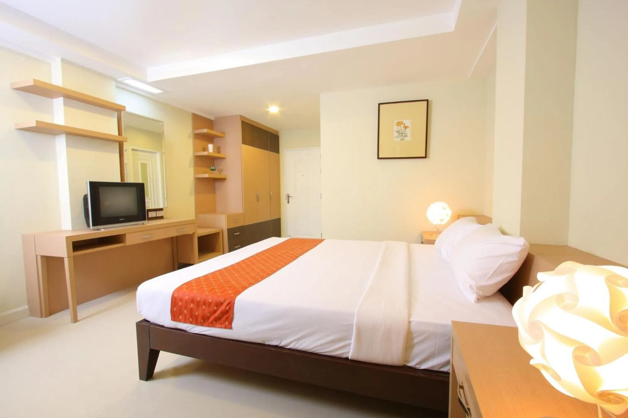 Bedroom, Bed in Sunday Platinum Suites