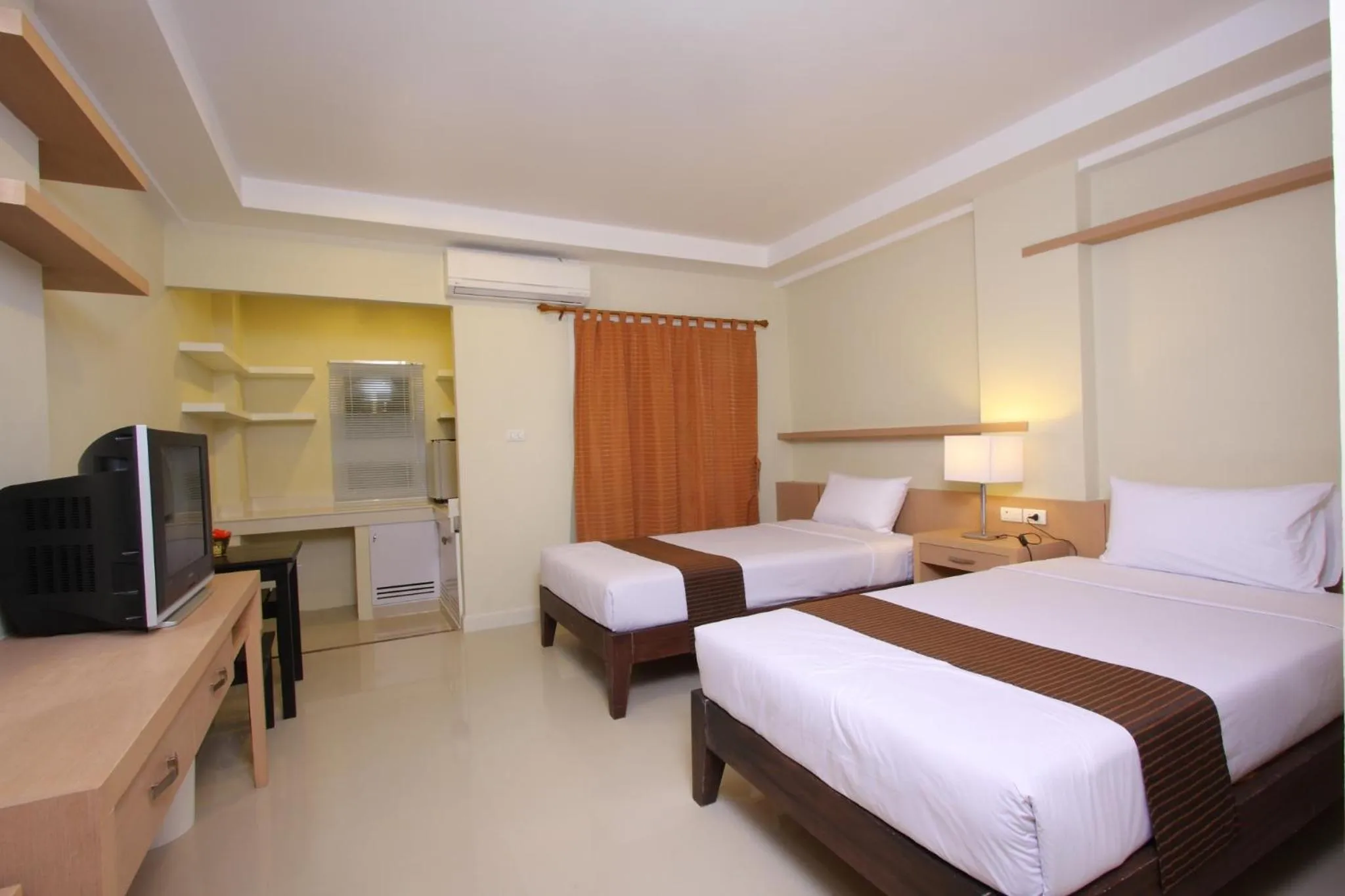 Photo of the whole room, Bed in Sunday Platinum Suites