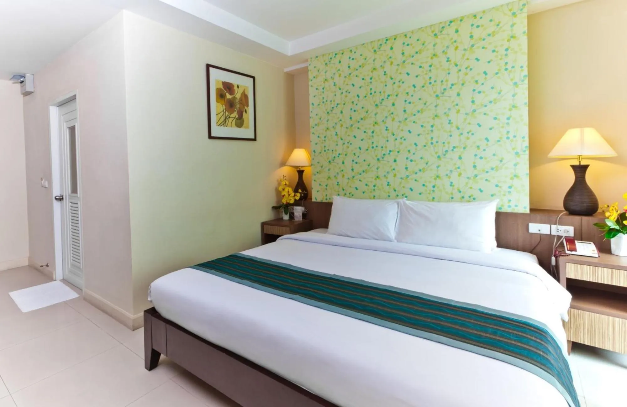 Bedroom, Bed in Sunday Platinum Suites