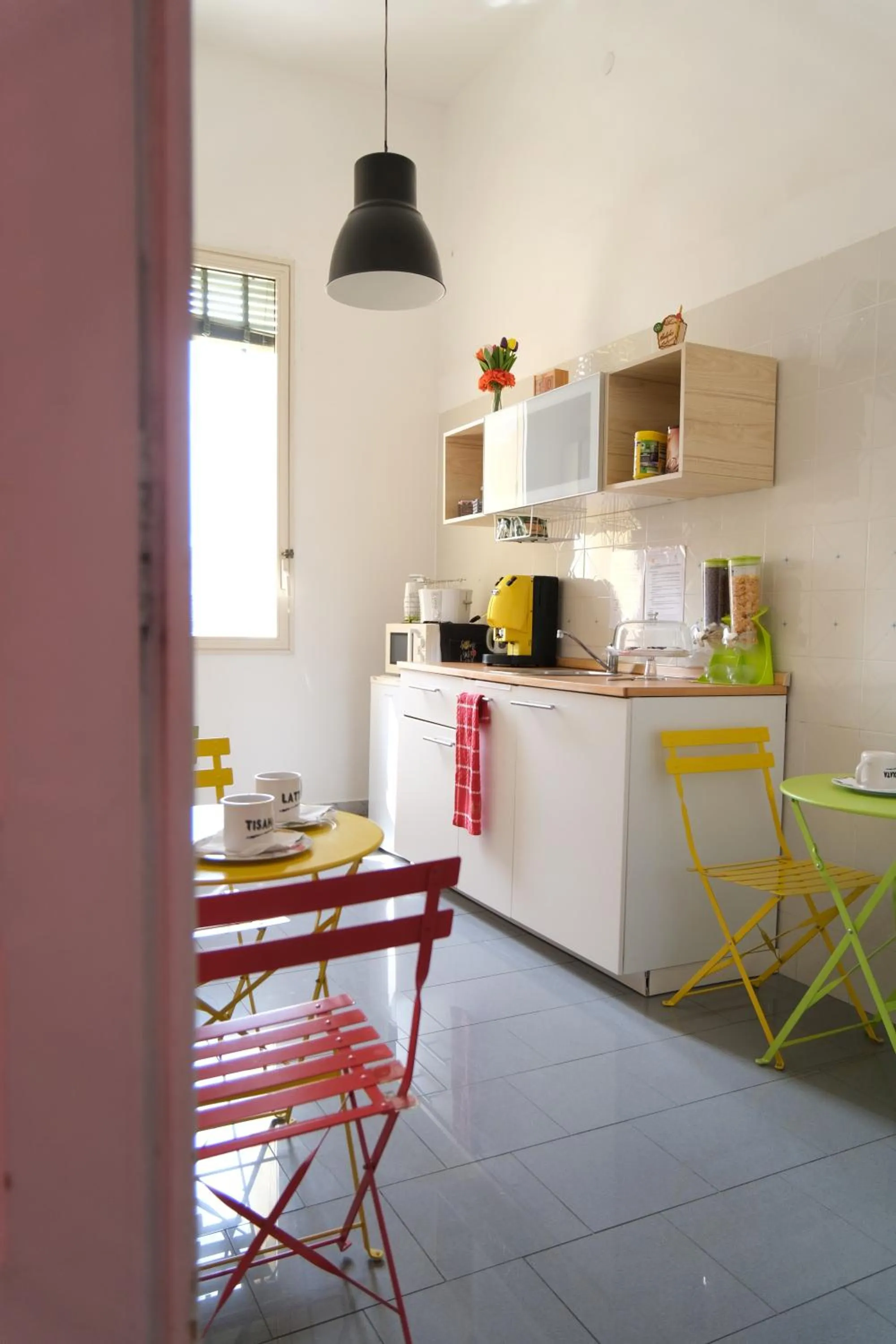 Kitchen or kitchenette in B&B Tarumbò