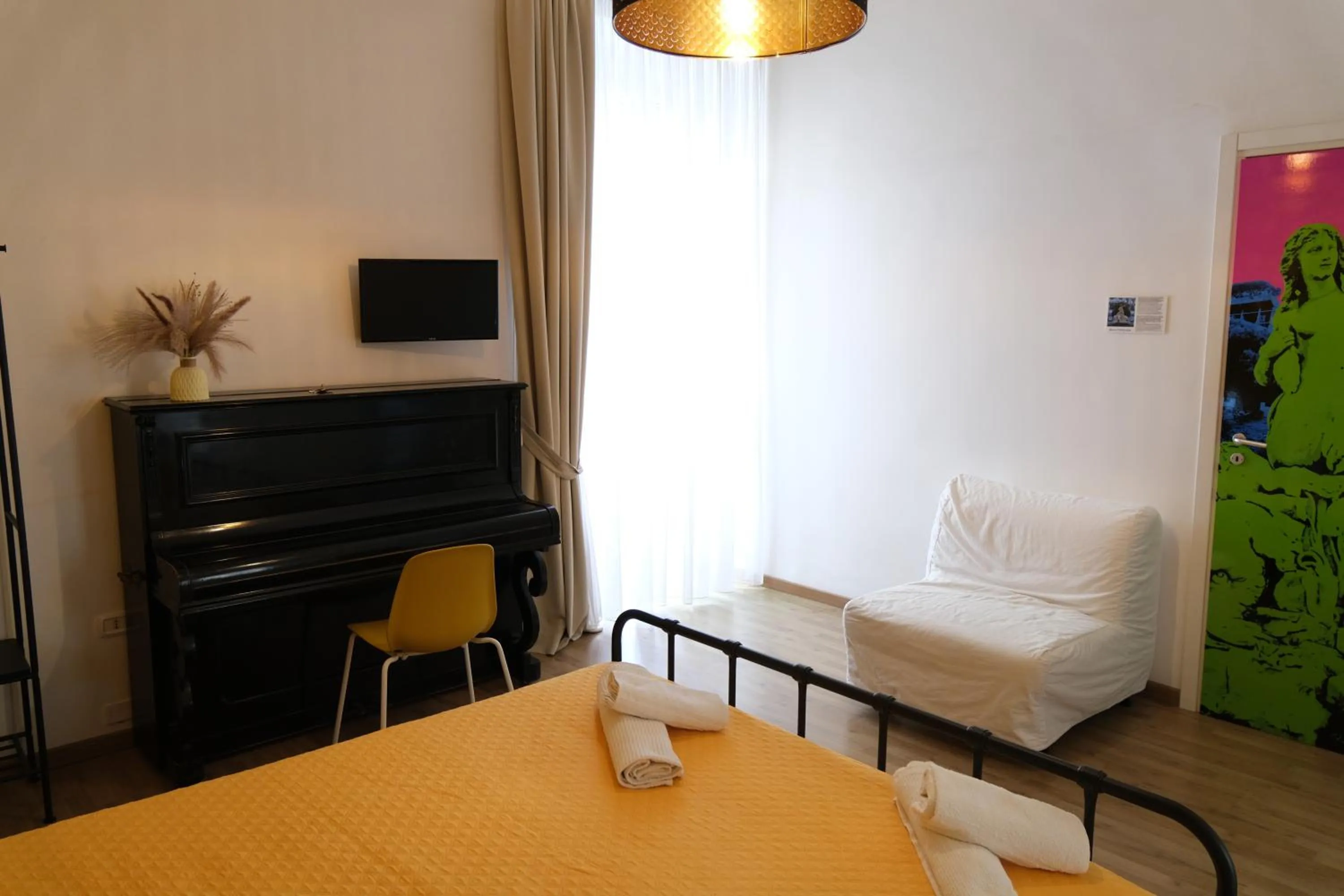 Decorative detail, Bed in B&B Tarumbò