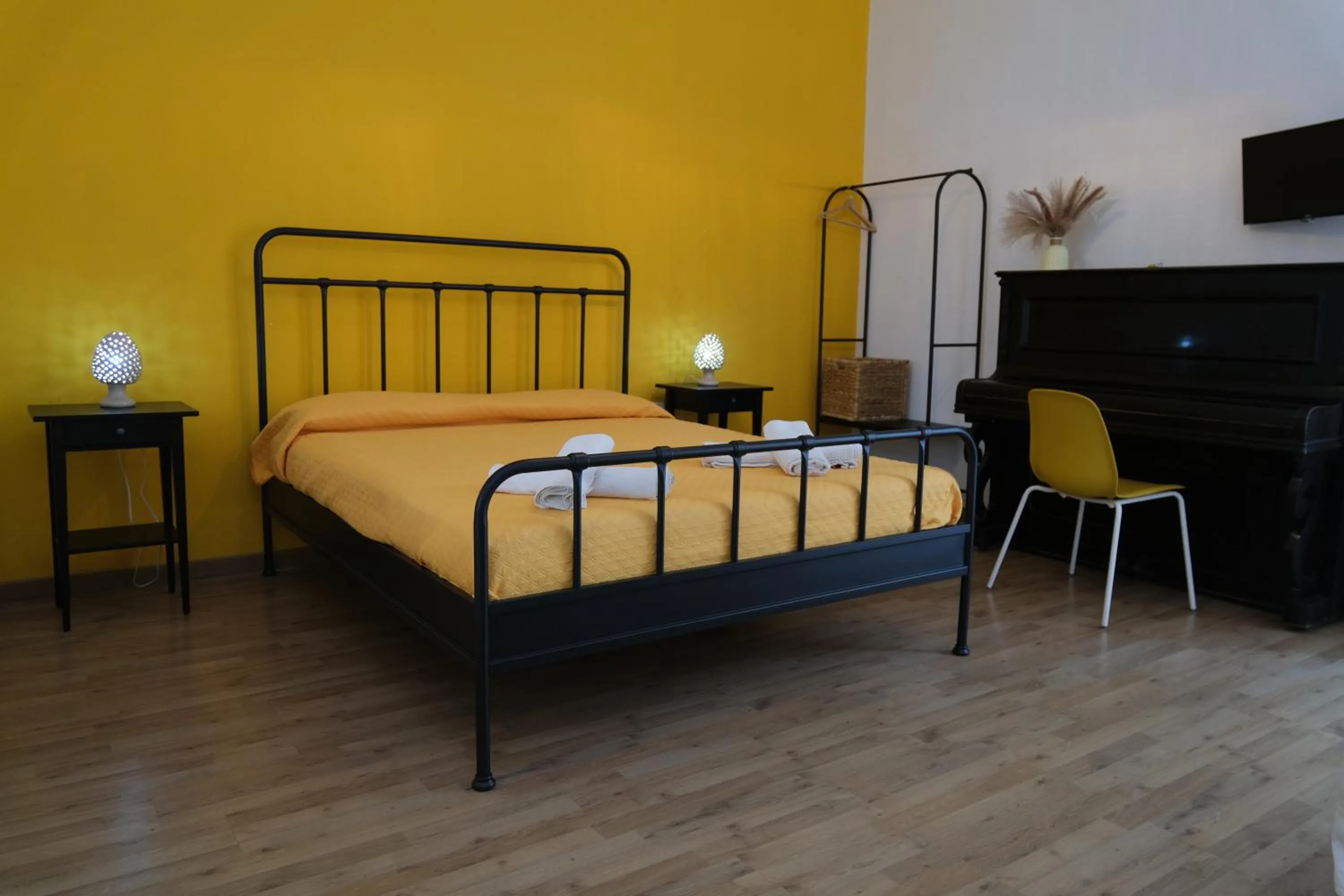 Bedroom, Bed in B&B Tarumbò