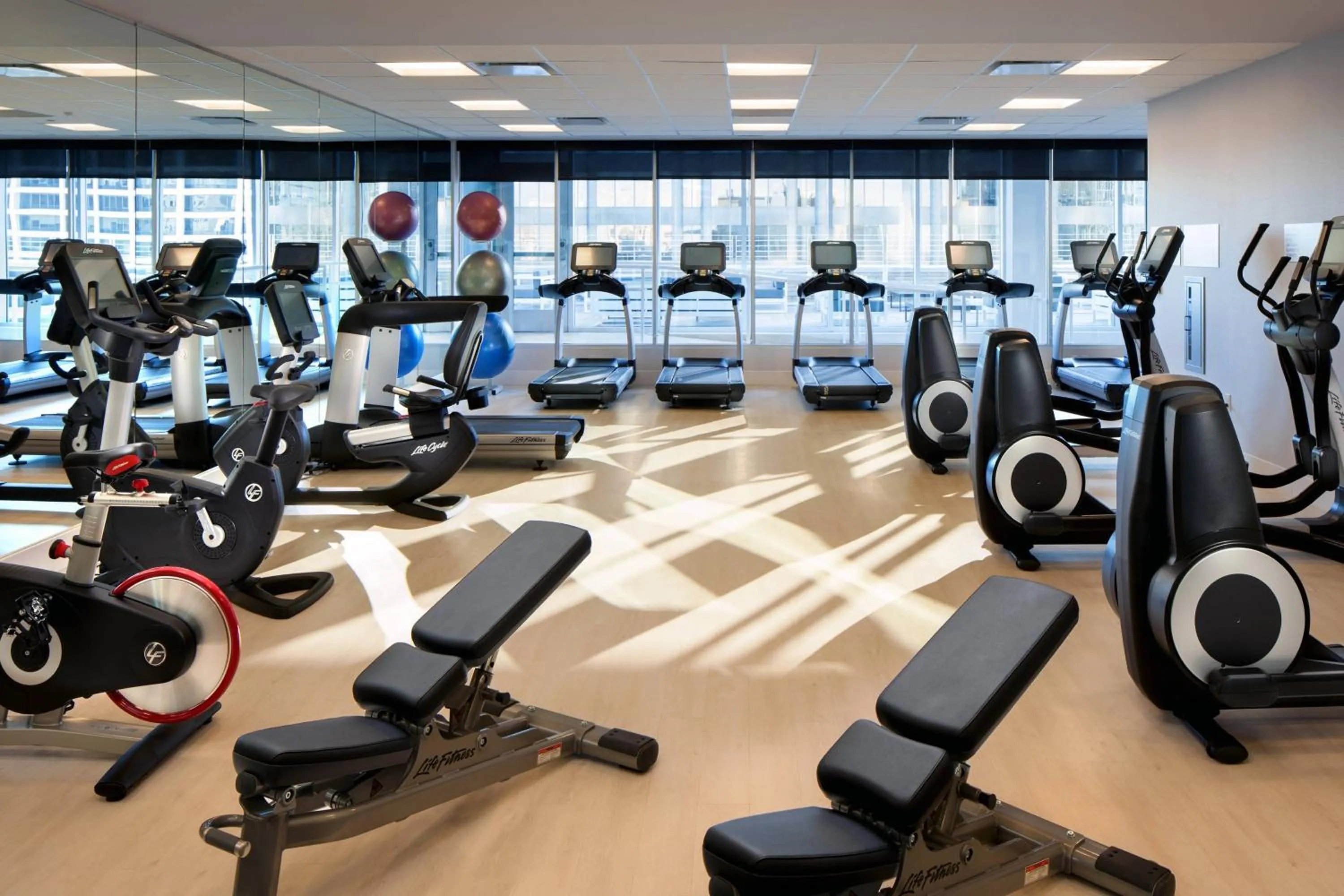 Fitness centre/facilities in Le Meridien Houston Downtown