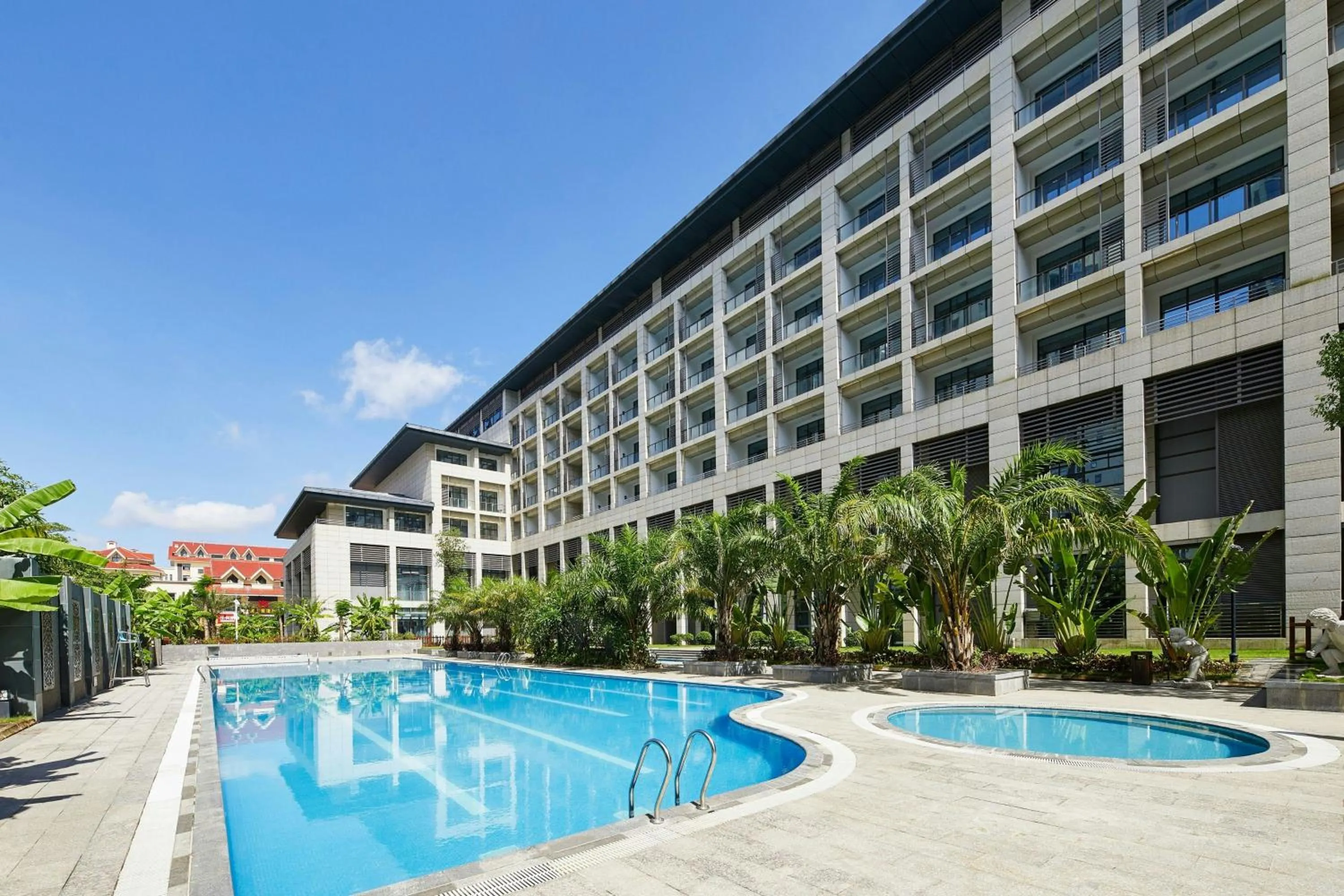 Swimming pool in Four Points by Sheraton Danzhou