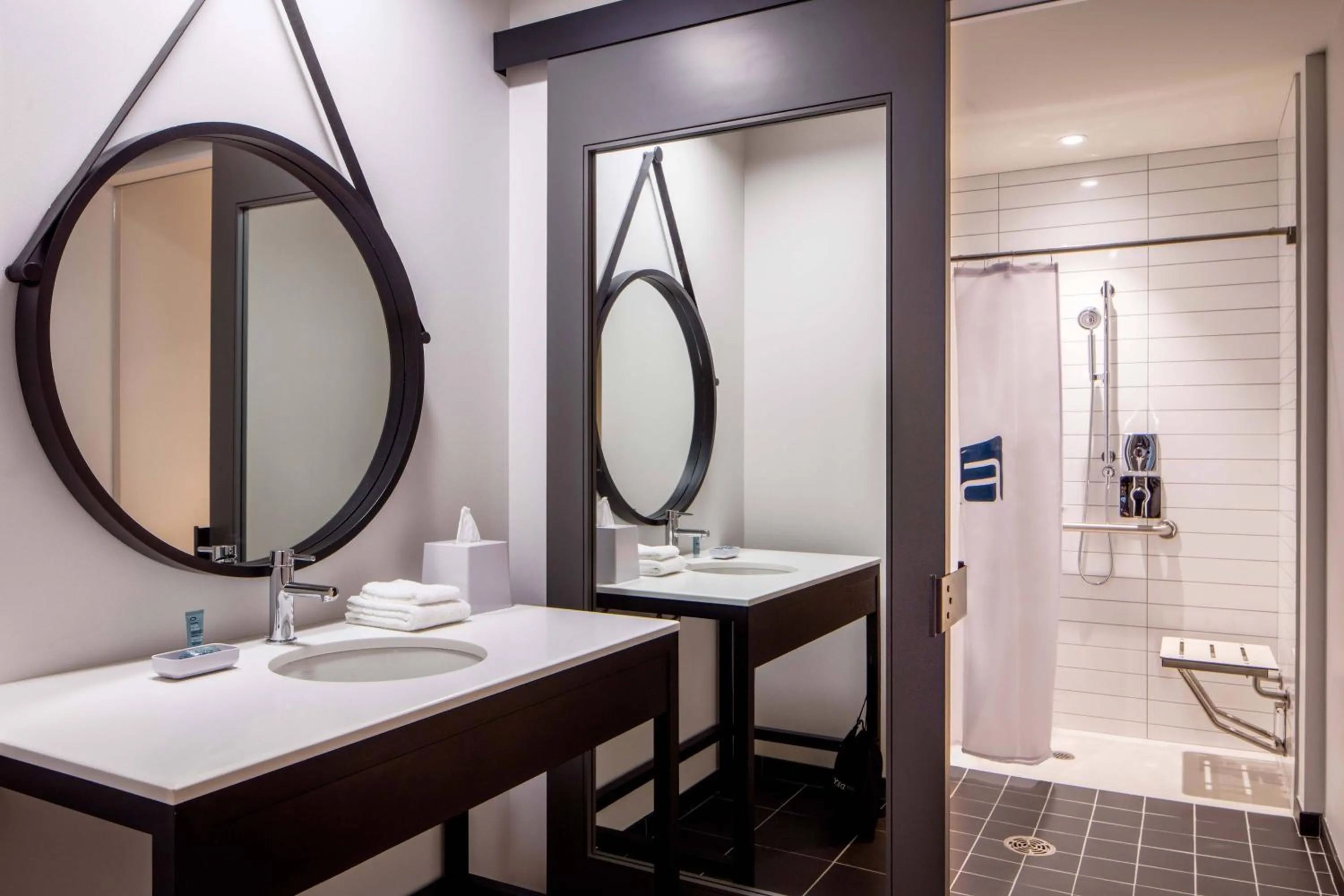 Bathroom in Aloft Philadelphia Downtown