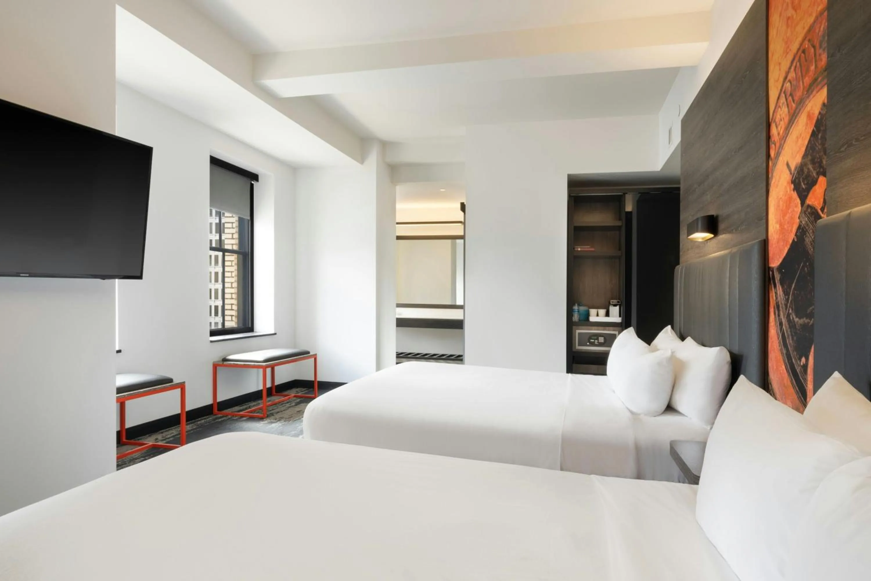 Photo of the whole room, Bed in Aloft Philadelphia Downtown