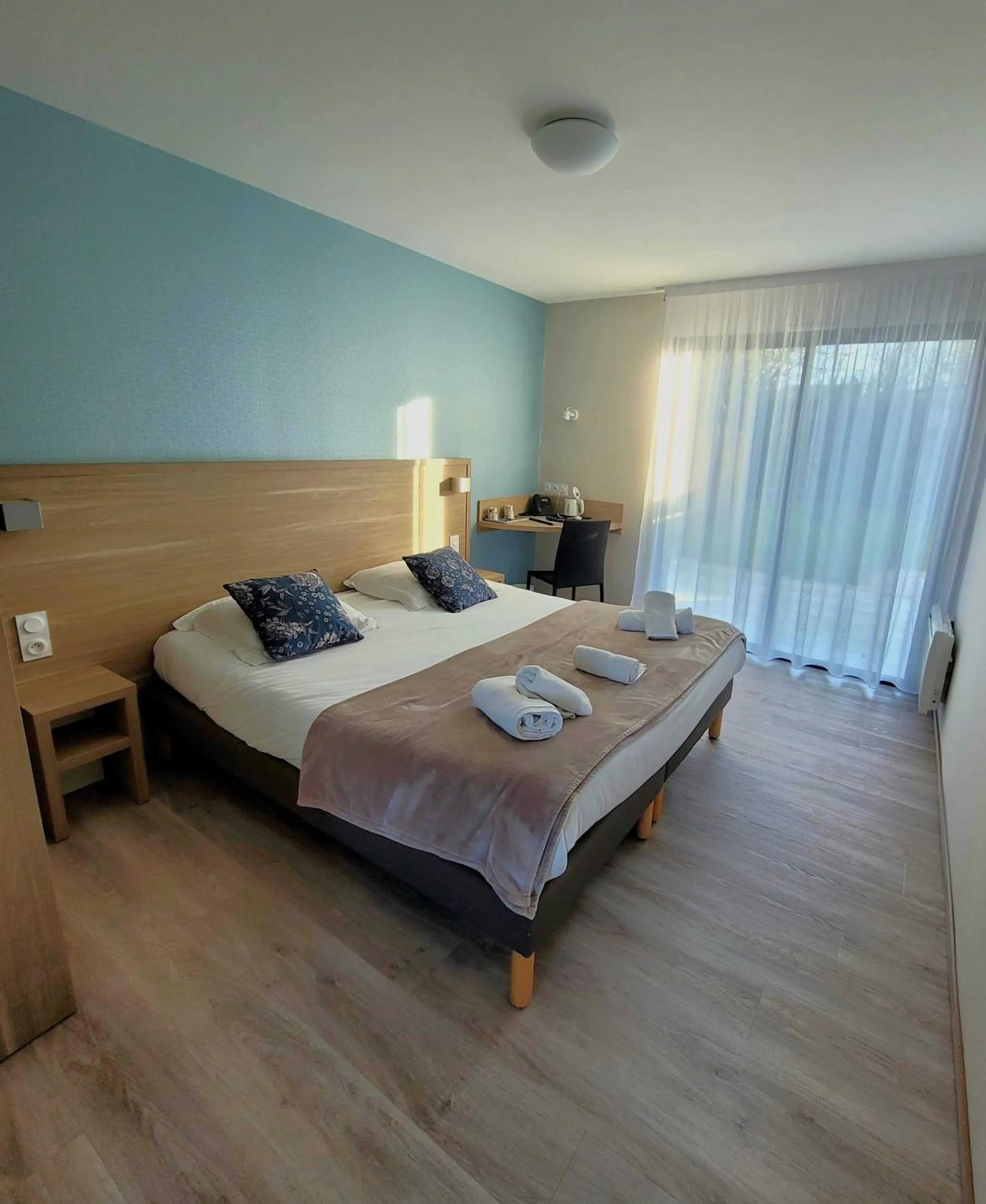 Bedroom, Bed in Hotel Logis Au Moyne de Saire