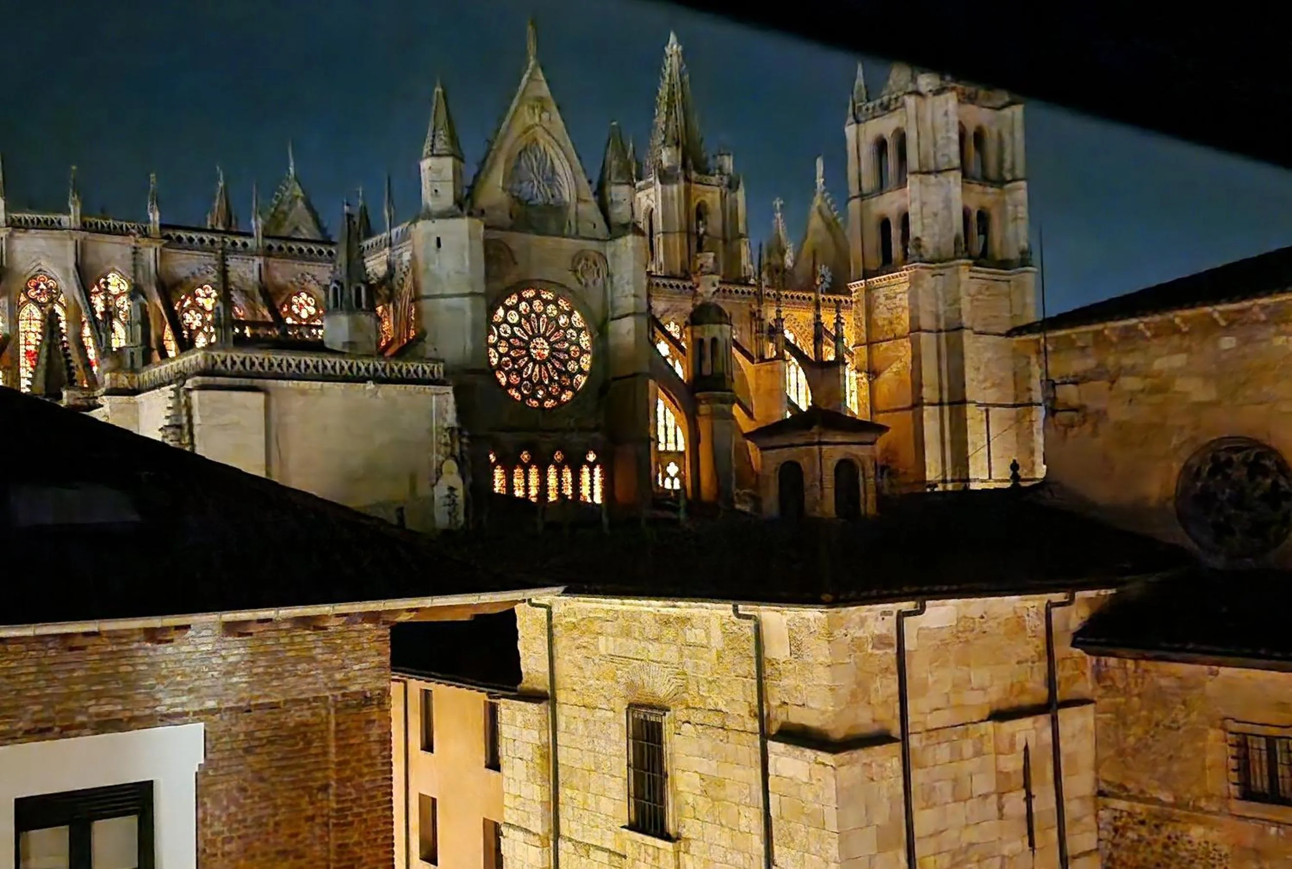 Landmark view in Hotel Spa QH Centro León